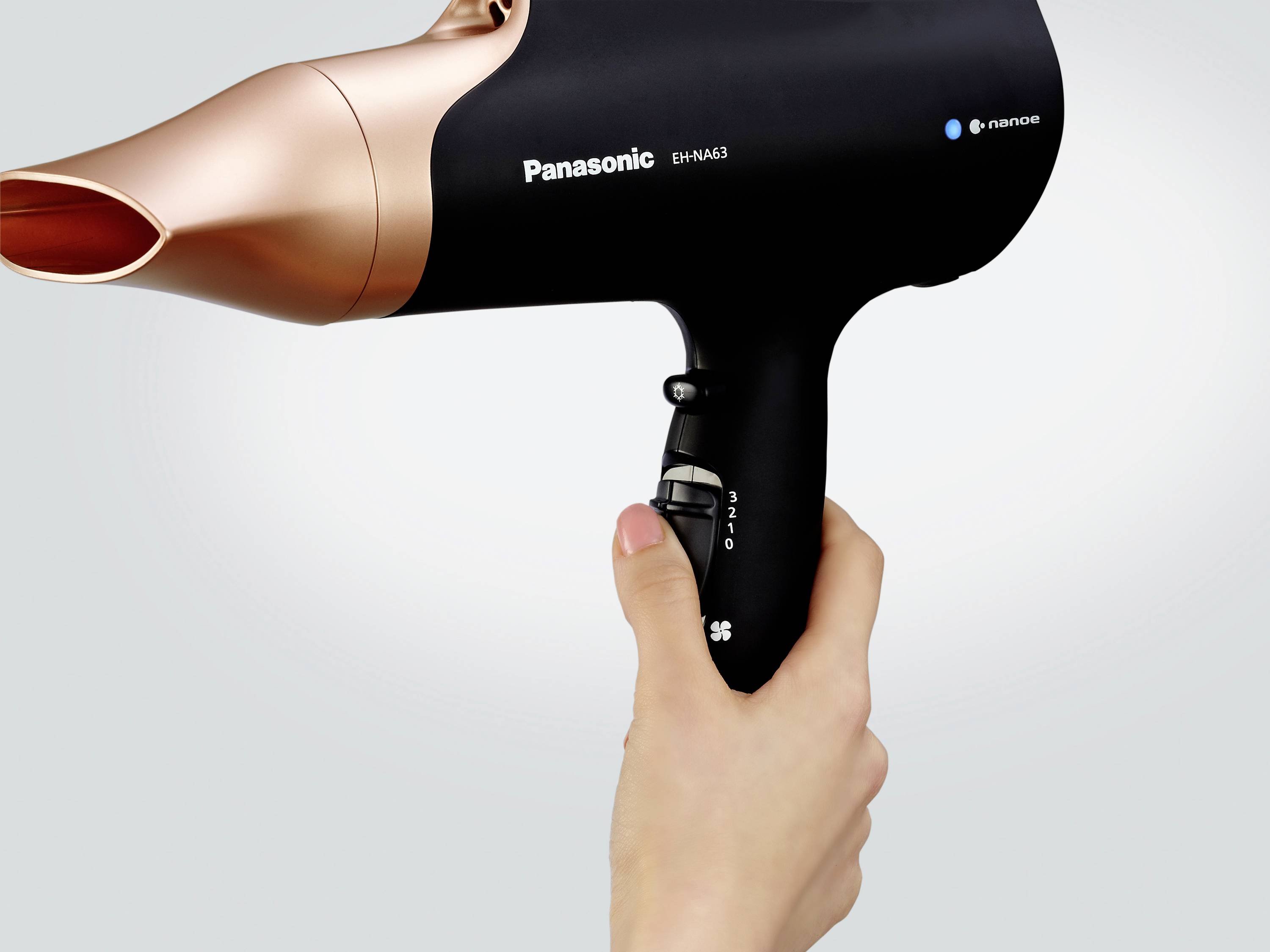 Panasonic EH-NA63-CN825 Haartrockner Schwarz, Roségold