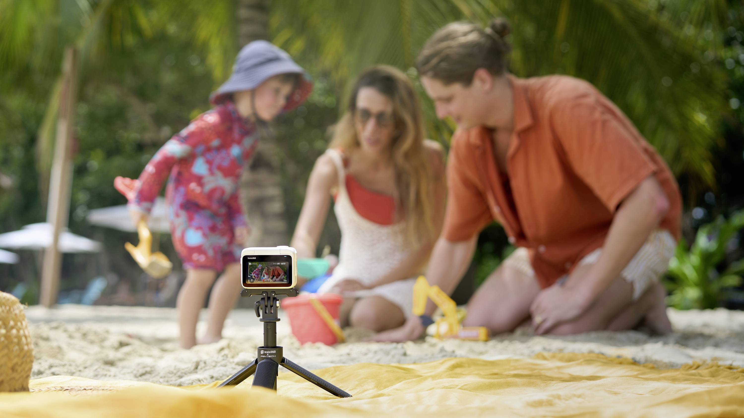 Insta360 GO 3 (64GB) Action Cam 2.7K, Bluetooth, Bildstabilisierung, Mini-Kamera, Spritzwassergeschützt, Touch-Screen, Wasserfest, Zeitlupe