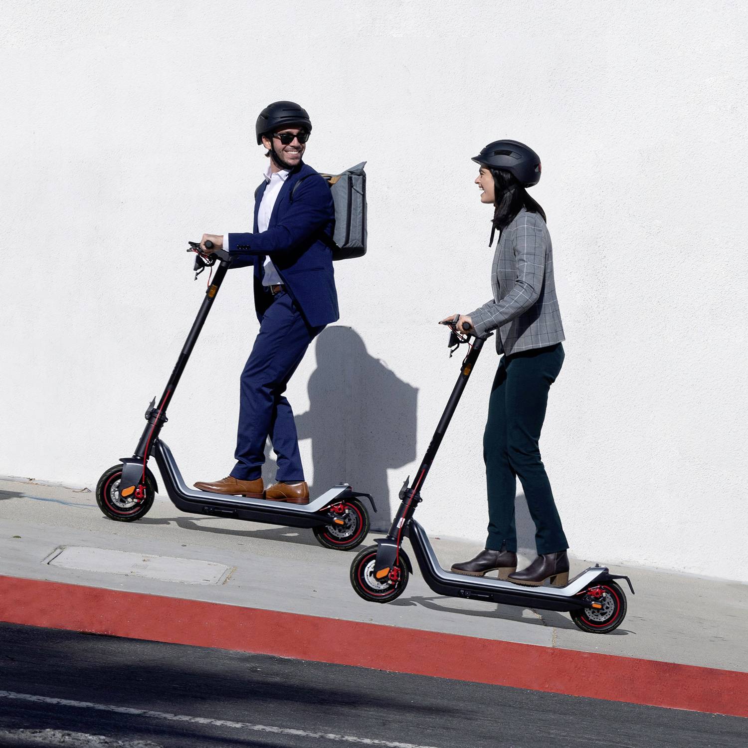 NIU KQi3 MAX E-Scooter Schwarz Li-Ion 48 V 12.66 Ah Straßenzulassung: Deutschland