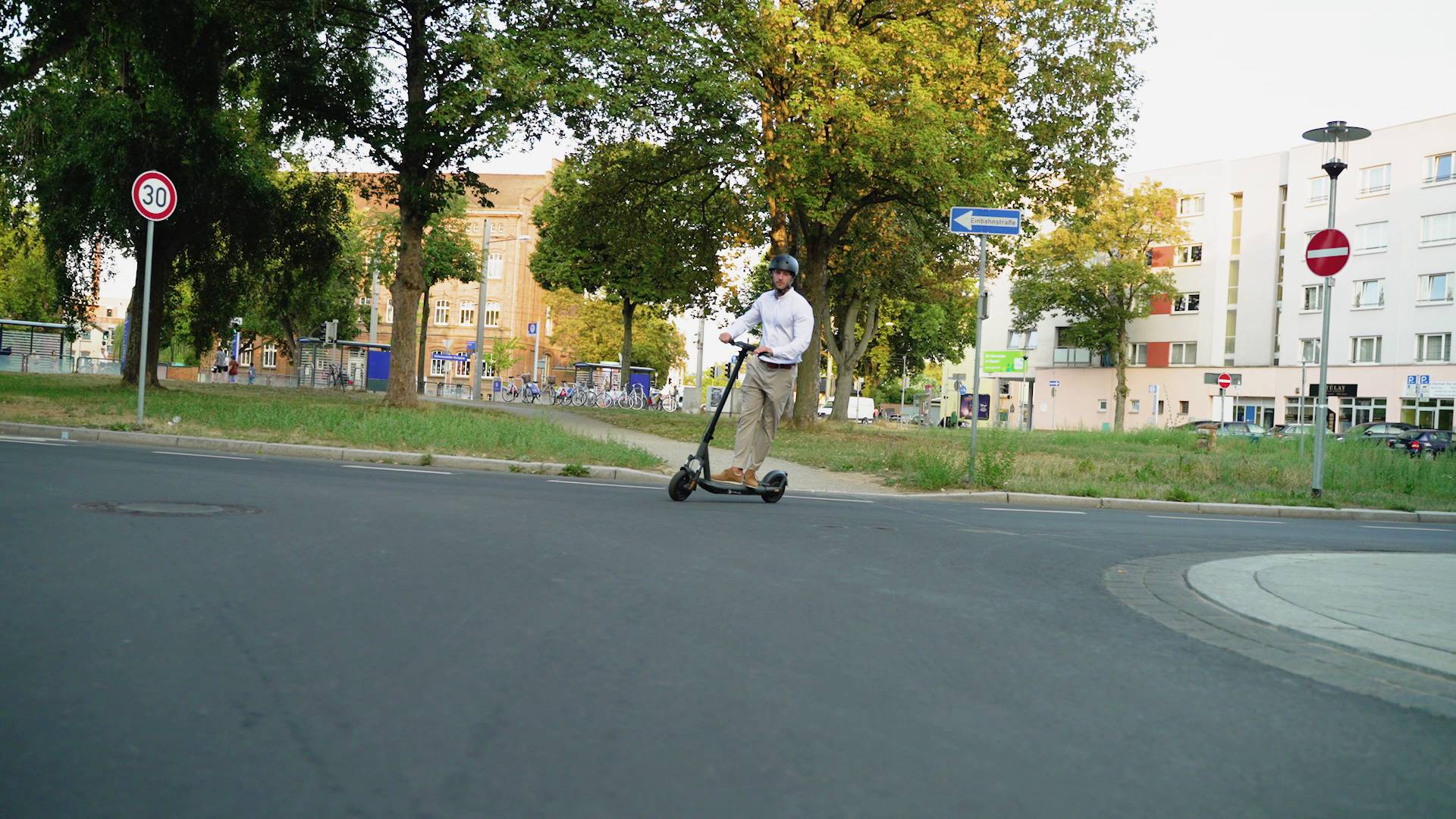 ODYS Neo e100 E-Scooter Schwarz Li-Ion 36 V 12.5 Ah Straßenzulassung: Deutschland