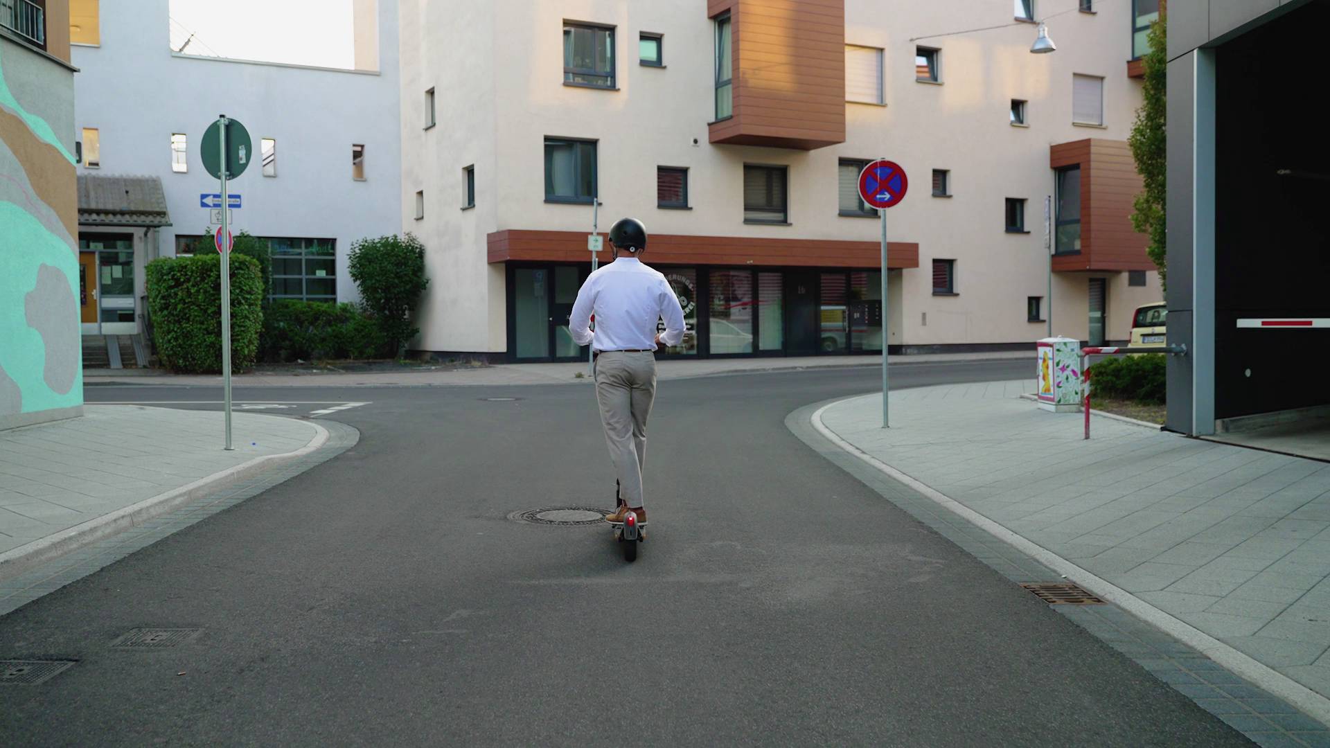 ODYS Neo e100 E-Scooter Schwarz Li-Ion 36 V 12.5 Ah Straßenzulassung: Deutschland