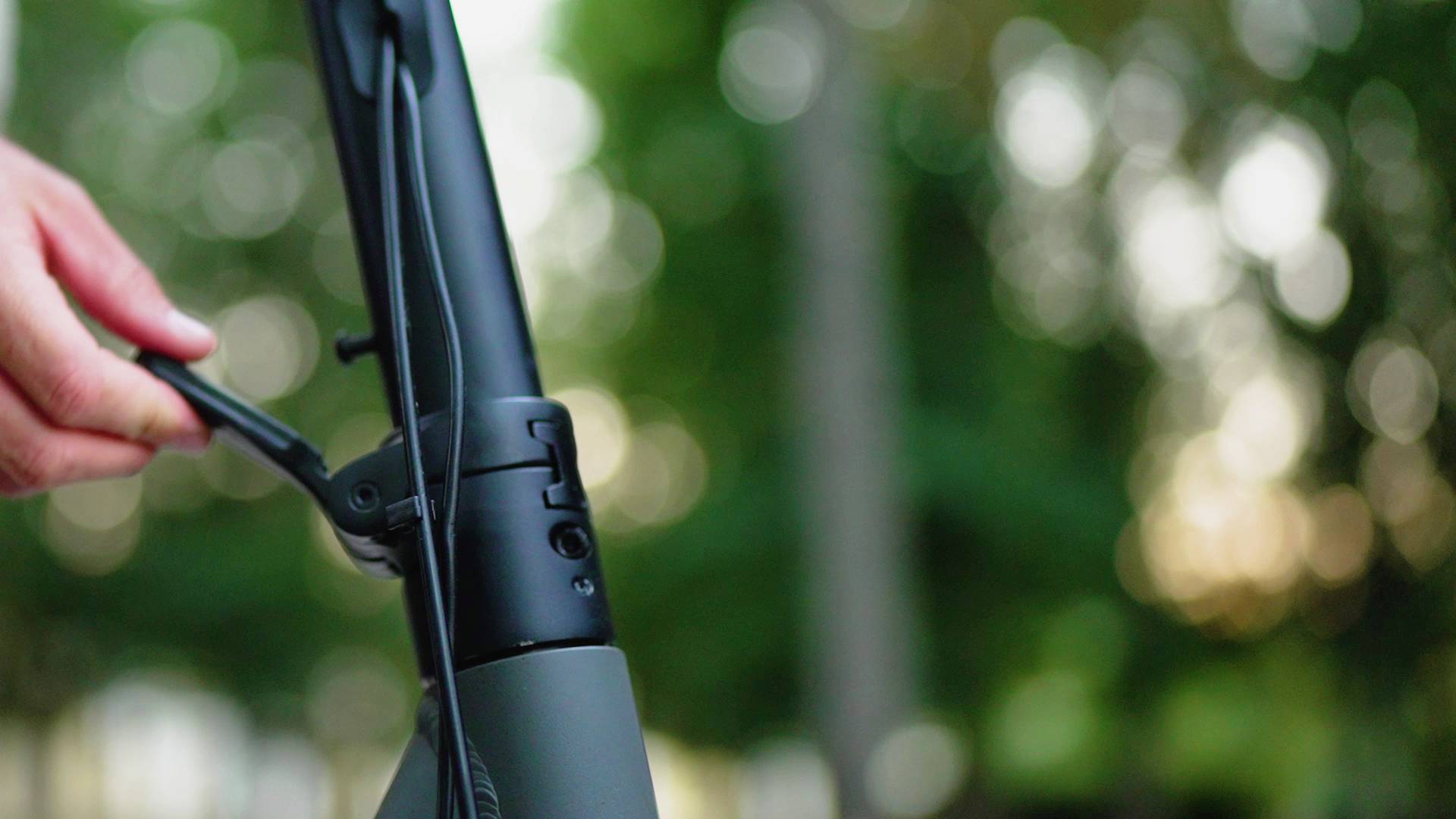 ODYS Neo e100 E-Scooter Schwarz Li-Ion 36 V 12.5 Ah Straßenzulassung: Deutschland