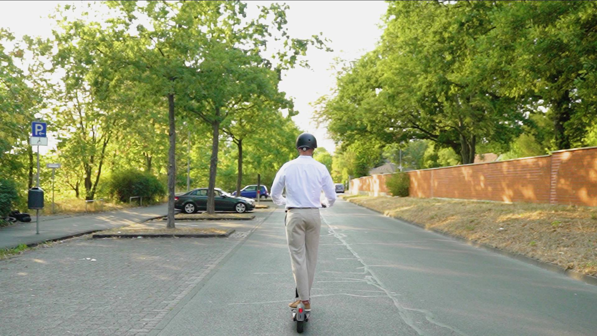 ODYS Neo e100 E-Scooter Schwarz Li-Ion 36 V 12.5 Ah Straßenzulassung: Deutschland