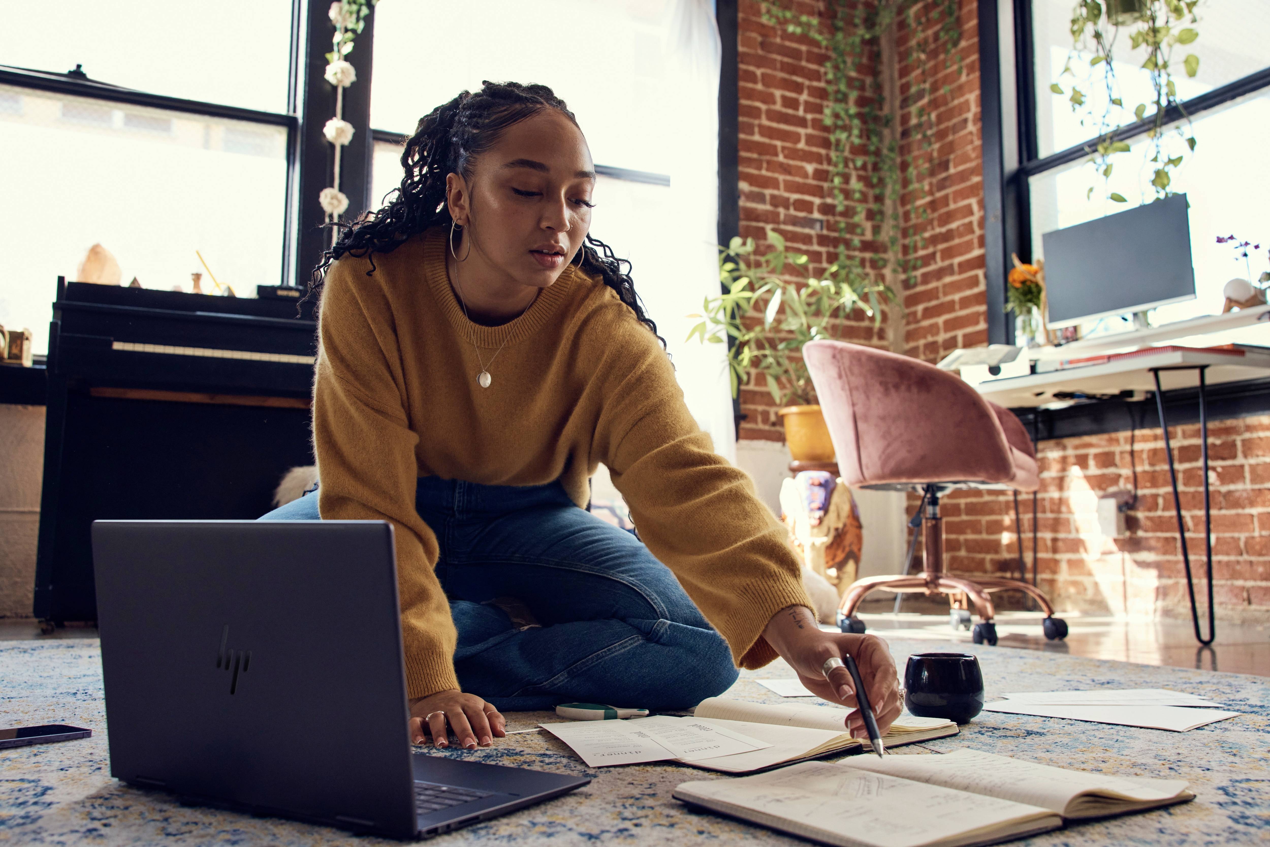 HP 2-in-1 Notebook / Tablet ENVY x360 2-in-1 Laptop 15-fh0055ng 39.6 cm (15.6 Zoll) Full HD AMD Ryzen 5 7530U 16 GB RAM 512 GB SSD Deutsch, QWERTZ