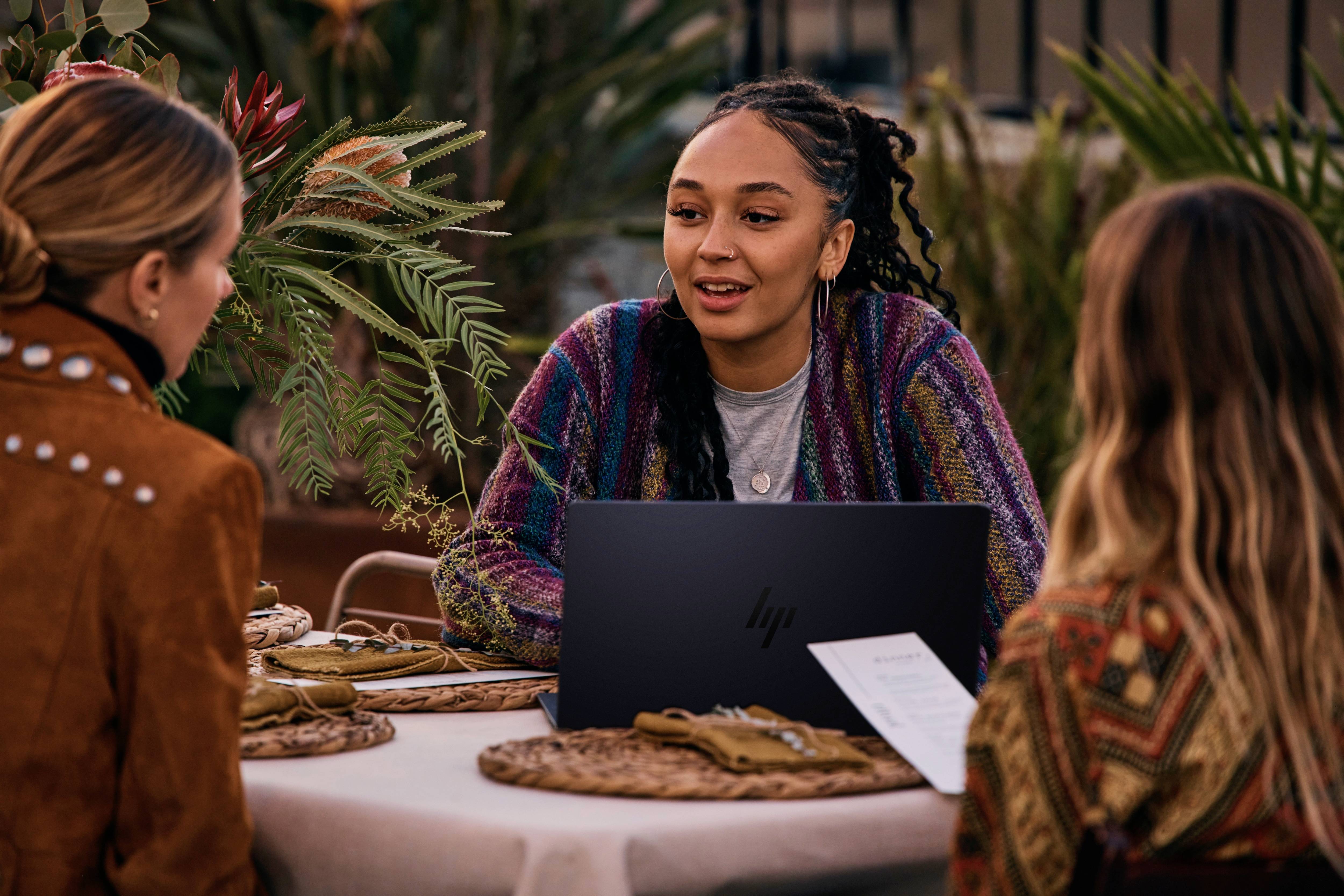 HP 2-in-1 Notebook / Tablet ENVY x360 2-in-1 Laptop 15-fh0055ng 39.6 cm (15.6 Zoll) Full HD AMD Ryzen 5 7530U 16 GB RAM 512 GB SSD Deutsch, QWERTZ