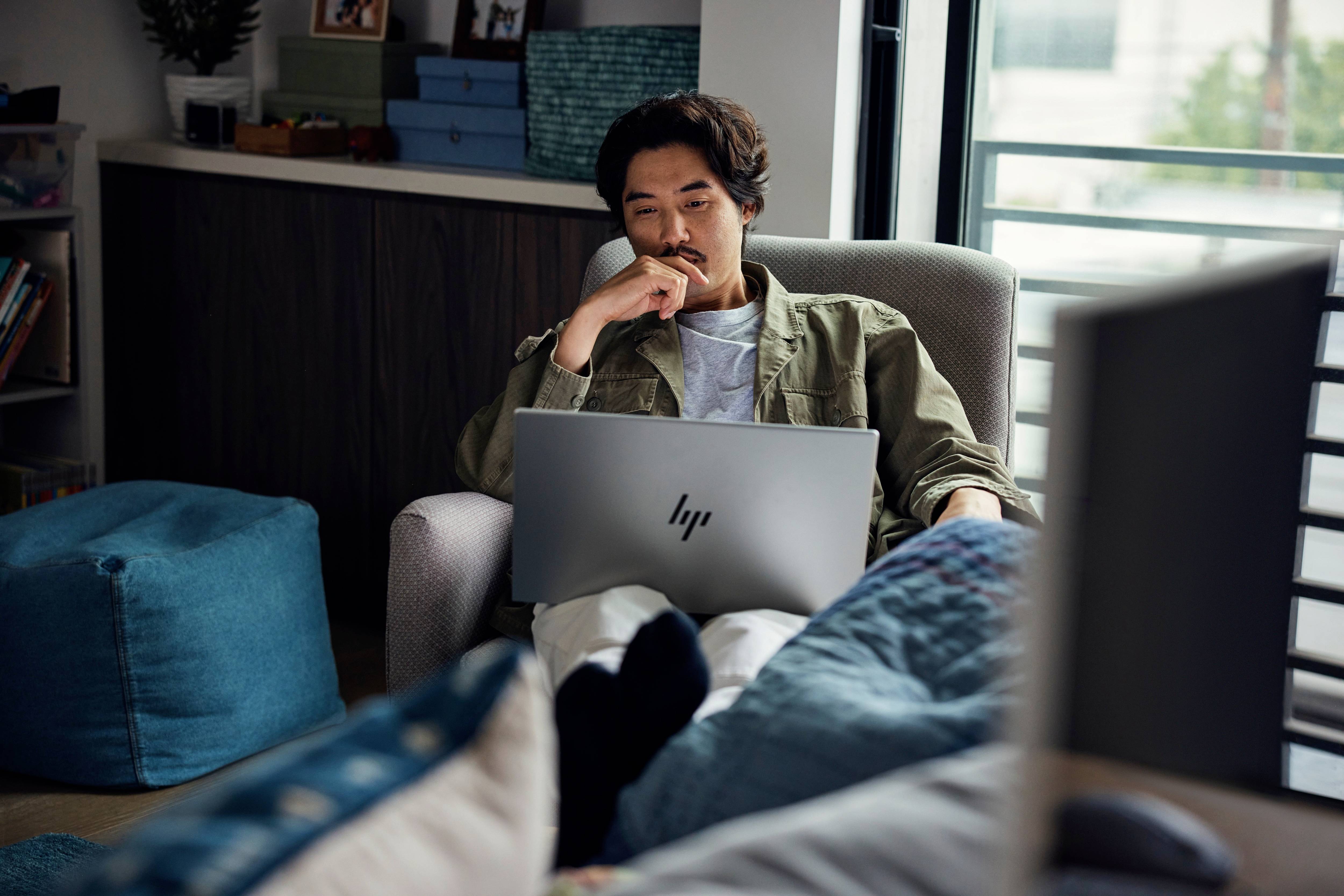 HP Notebook 17-cw0078ng 43.9 cm (17.3 Zoll) 4K, UHD Intel® Core™ i7 i7-1355U 32 GB RAM 1 TB SSD Deutsch, QWERTZ Silber 84S16EA#ABD