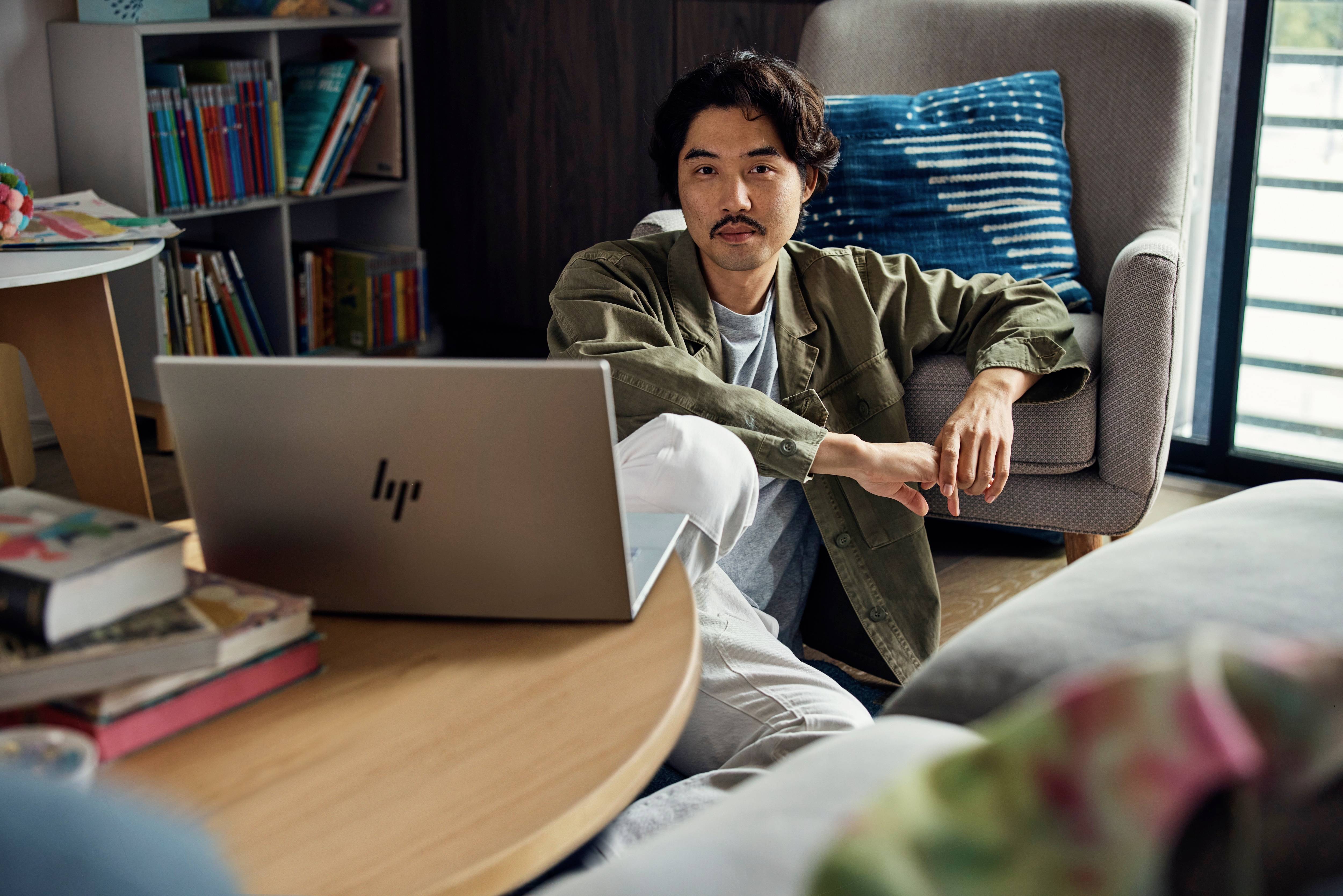 HP Notebook 17-cw0078ng 43.9 cm (17.3 Zoll) 4K, UHD Intel® Core™ i7 i7-1355U 32 GB RAM 1 TB SSD Deutsch, QWERTZ Silber 84S16EA#ABD