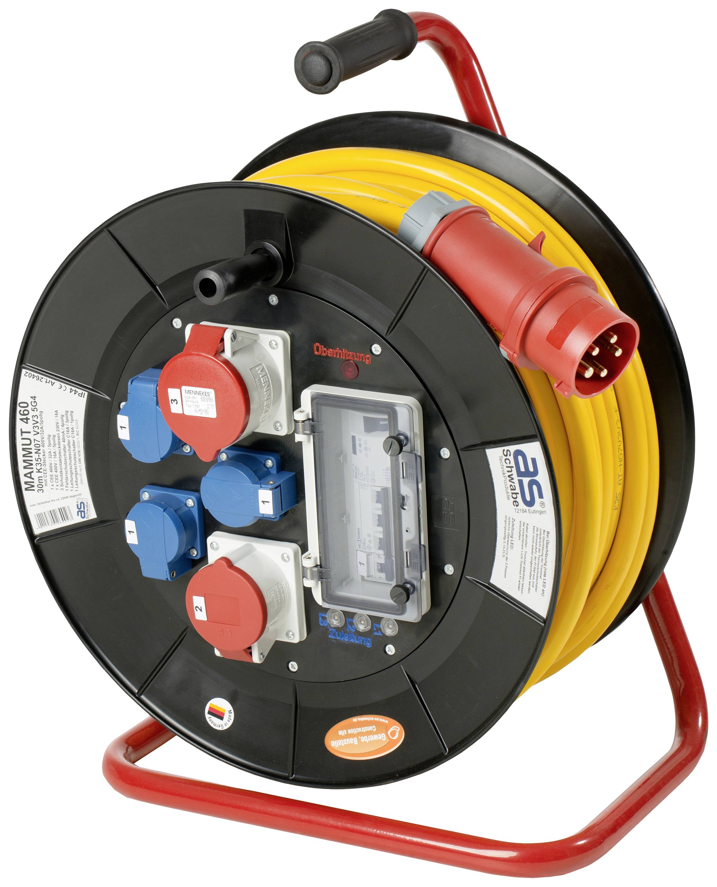 Ein Verlängerungskabel mit einer roten und mehreren blauen Steckdosen auf einer schwarzen Trommel, Kabel ist gelb.