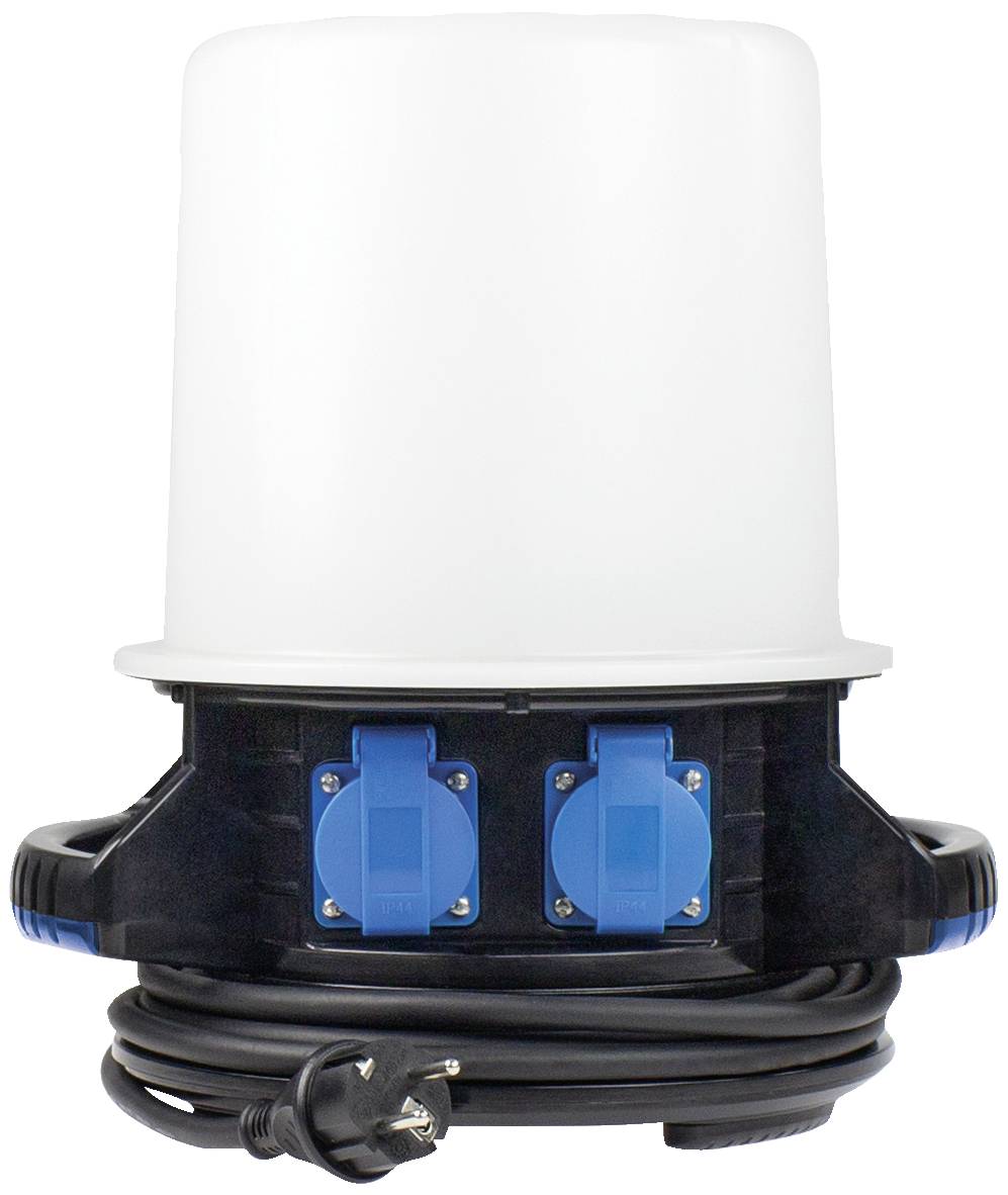 Ein tragbarer Baustellenverteiler mit zwei blauen Steckdosen, schwarzem Kabel und weißem Schutzgehäuse zur Stromverteilung auf Baustellen.