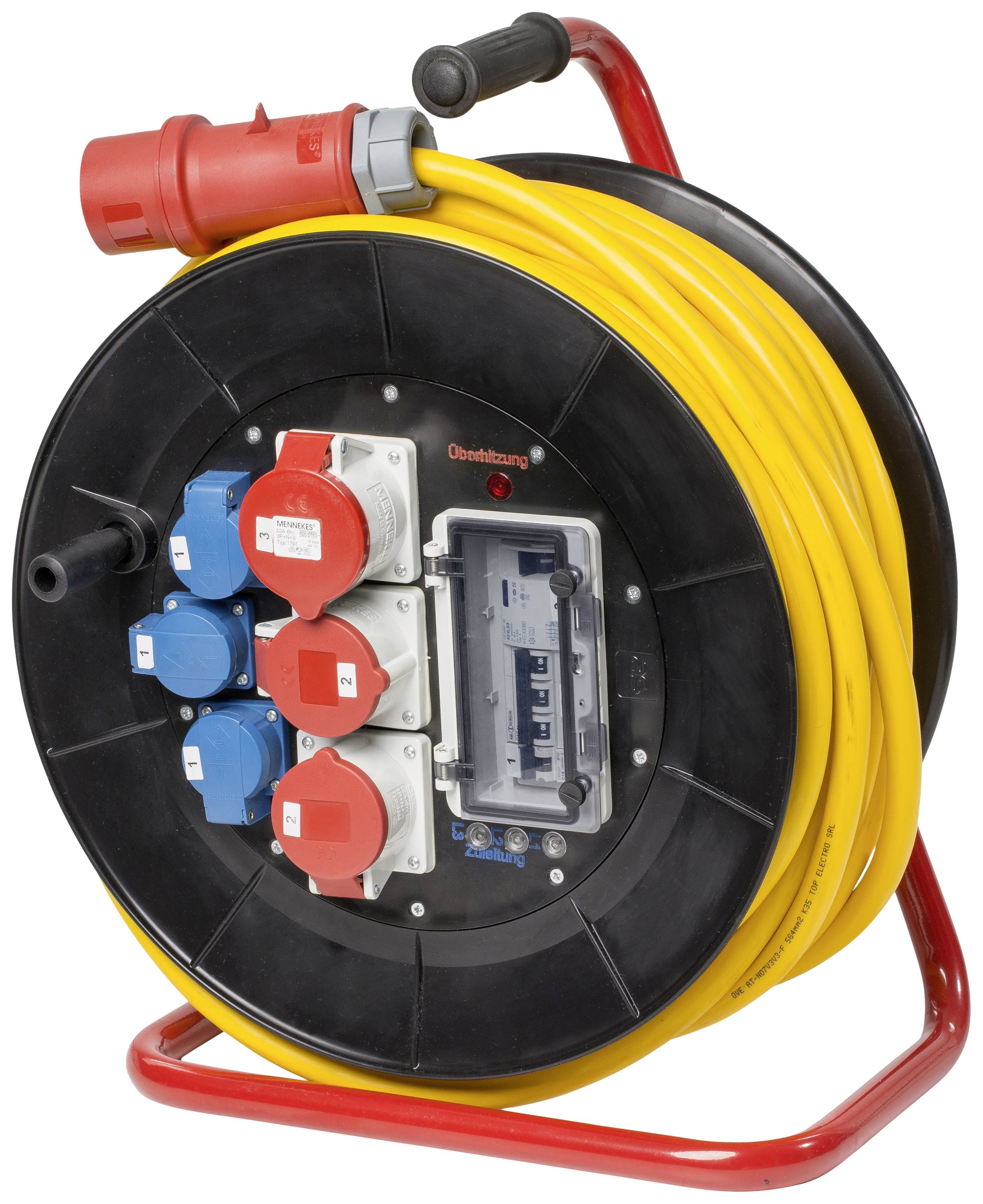Schwarz-gelbe Kabeltrommel mit mehreren Steckdosen und Schaltern, auf einem rot lackierten Gestell. Hauptsächlich für Baustelleinsatz.
