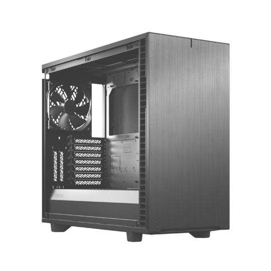 Gehäuse eines Desktop-Computers mit offenem Seitenpanel, sichtbar sind Lüfter und innere Halterungen für Komponenten.