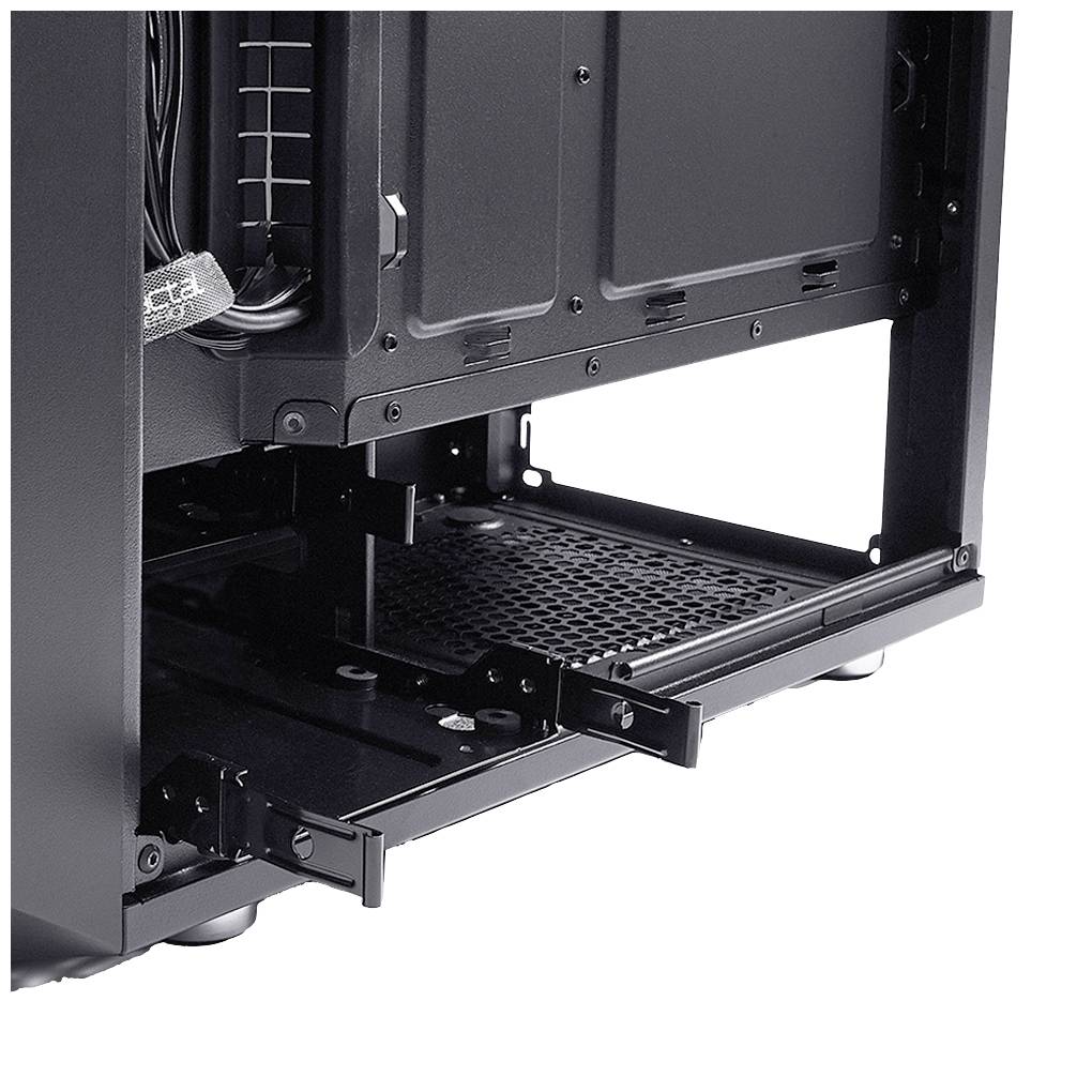 Ein offenes Computergehäuse mit sichtbarem Einschub für Festplatten an der Unterseite. Kabel und Innenstruktur erkennbar.