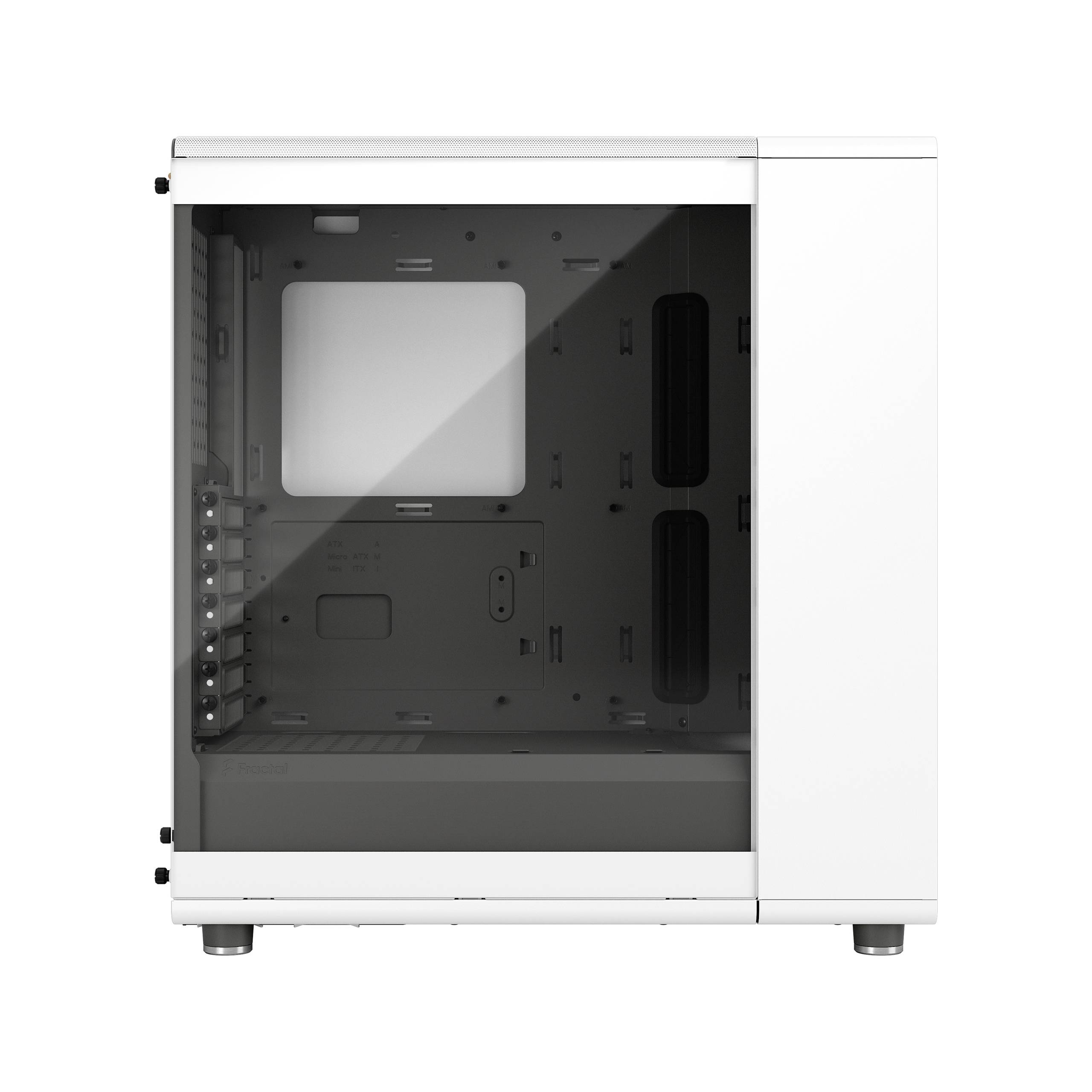 PC-Gehäuse mit transparentem Seitenpanel, weiß. Innenraum zeigt Platz für Hauptplatine und Erweiterungskarten. Minimalistisches Design.