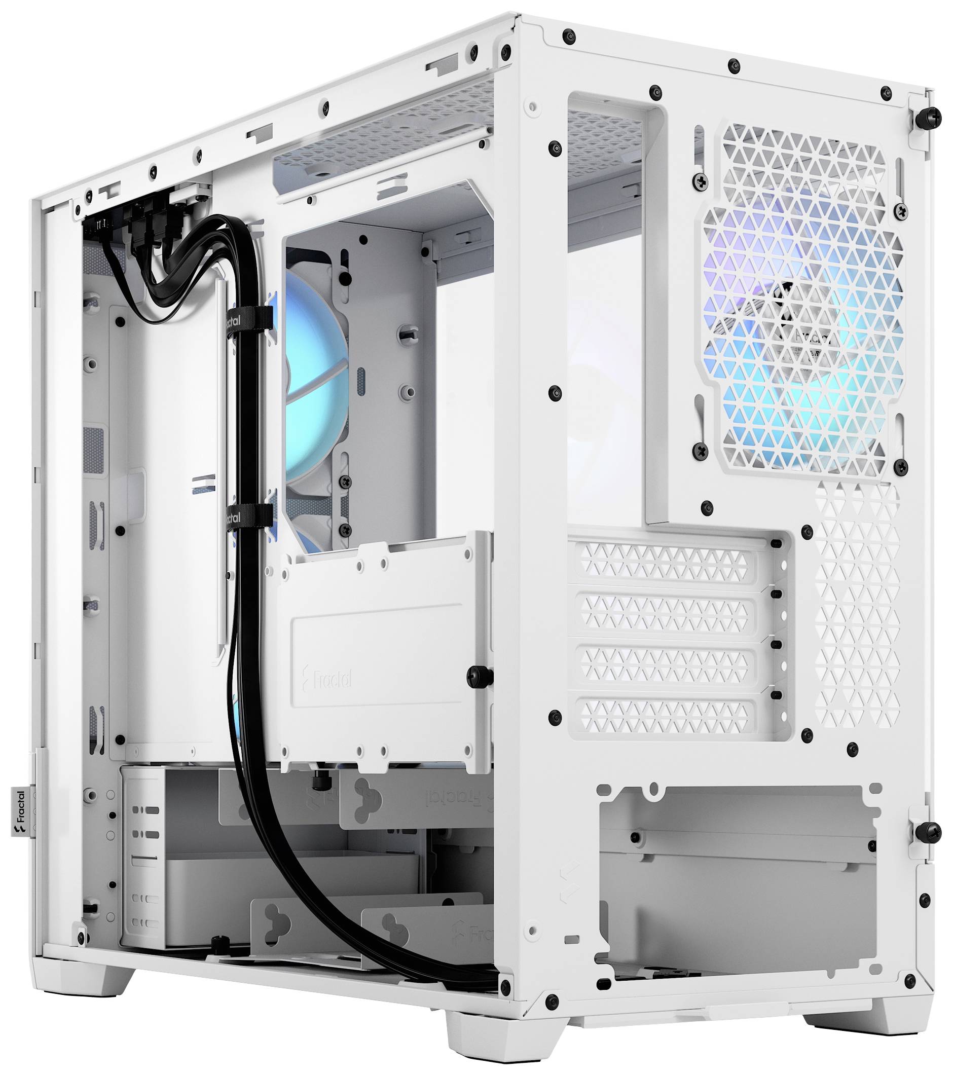 Weißes Computergehäuse mit RGB-Beleuchtung. Gehäuse zeigt belüftete Seitenwände und Erweiterungssteckplätze. Kein Motherboard installiert.