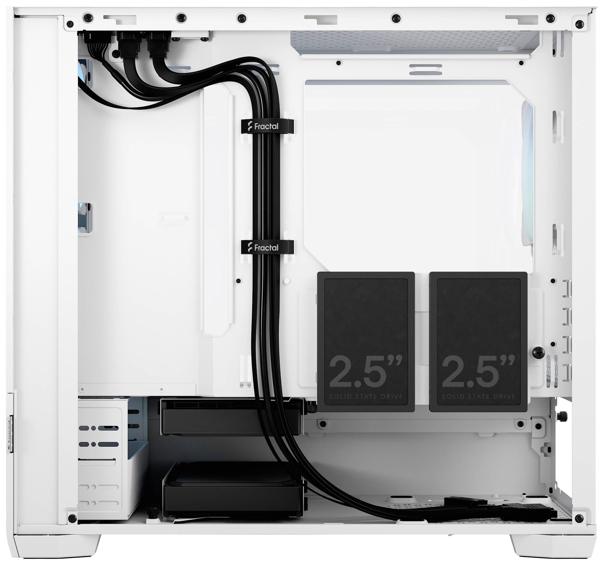 Ein offenes Computergehäuse zeigt das Innere mit zwei 2,5-Zoll-Festplattensteckplätzen und organisierten Kabeln in einer weißen Hülle.