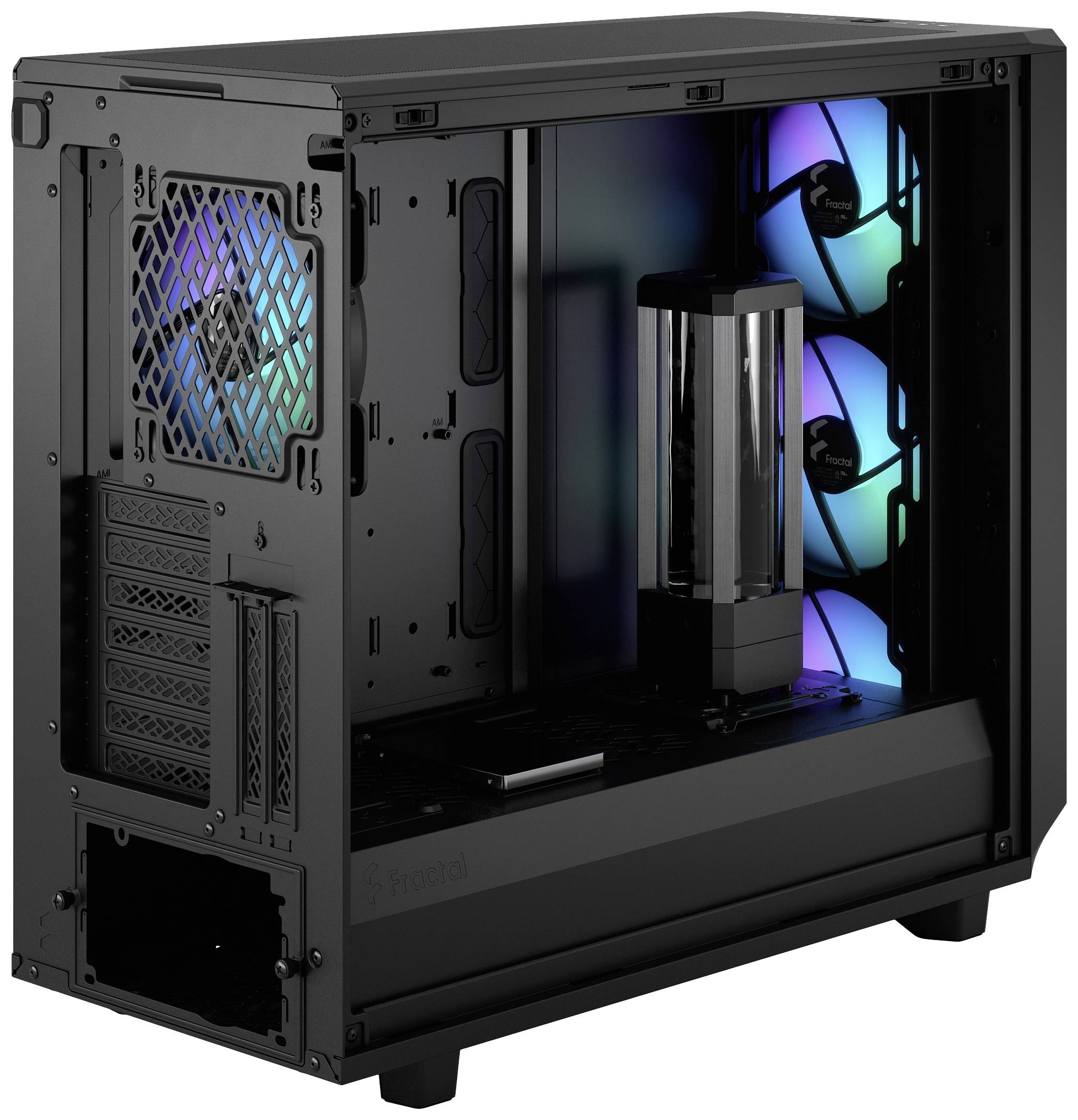 Ein offenes Computergehäuse mit drei beleuchteten Lüftern und einem Wasserbehälter für Kühlung, zeigt den Innenraum und Layout.