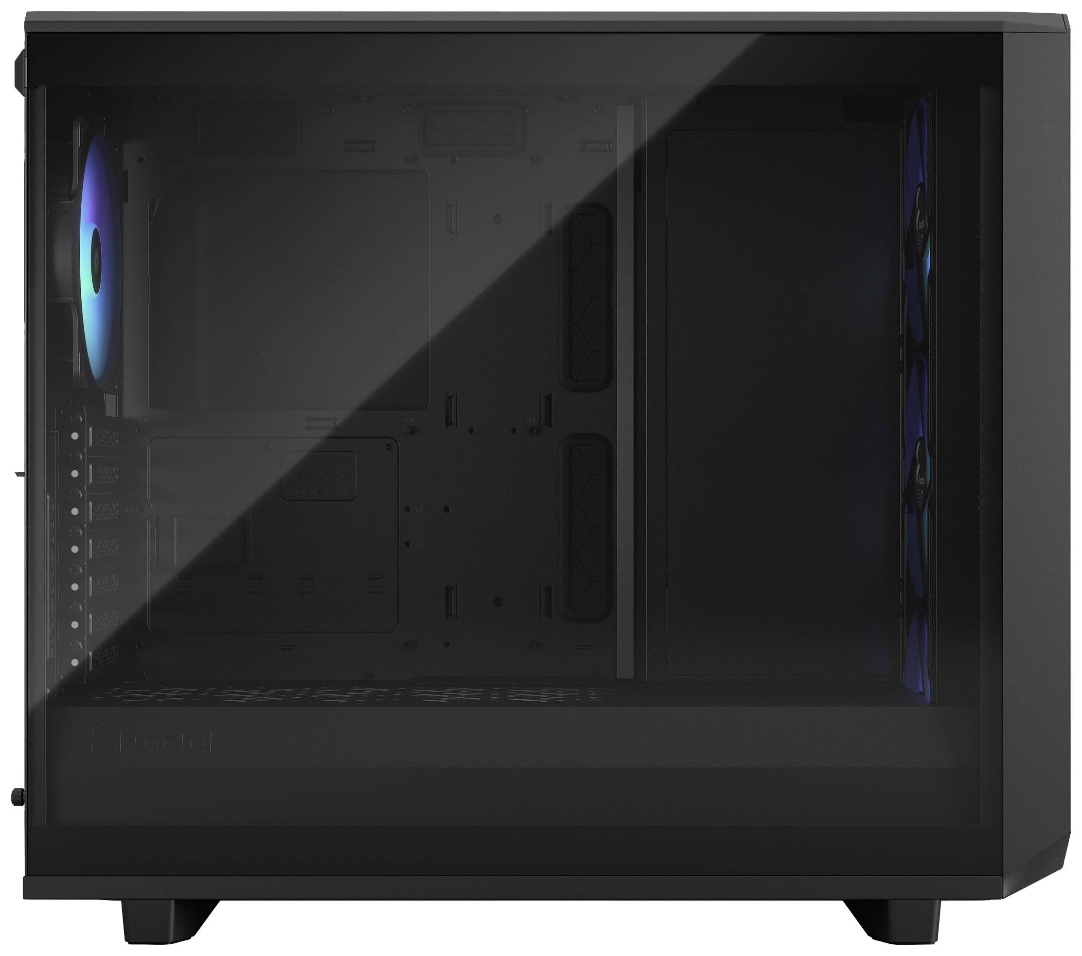 Schwarzes PC-Gehäuse, teilweise durchsichtig mit Lüfterbeleuchtung innen.