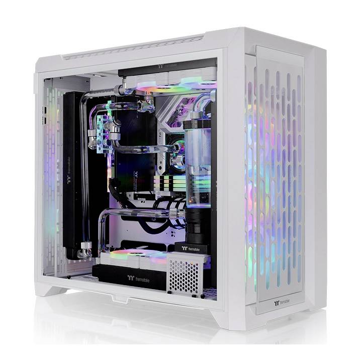 Ein weißer Computer mit durchsichtiger Seitenwand zeigt innen bunte, leuchtende Kabel und Komponenten.