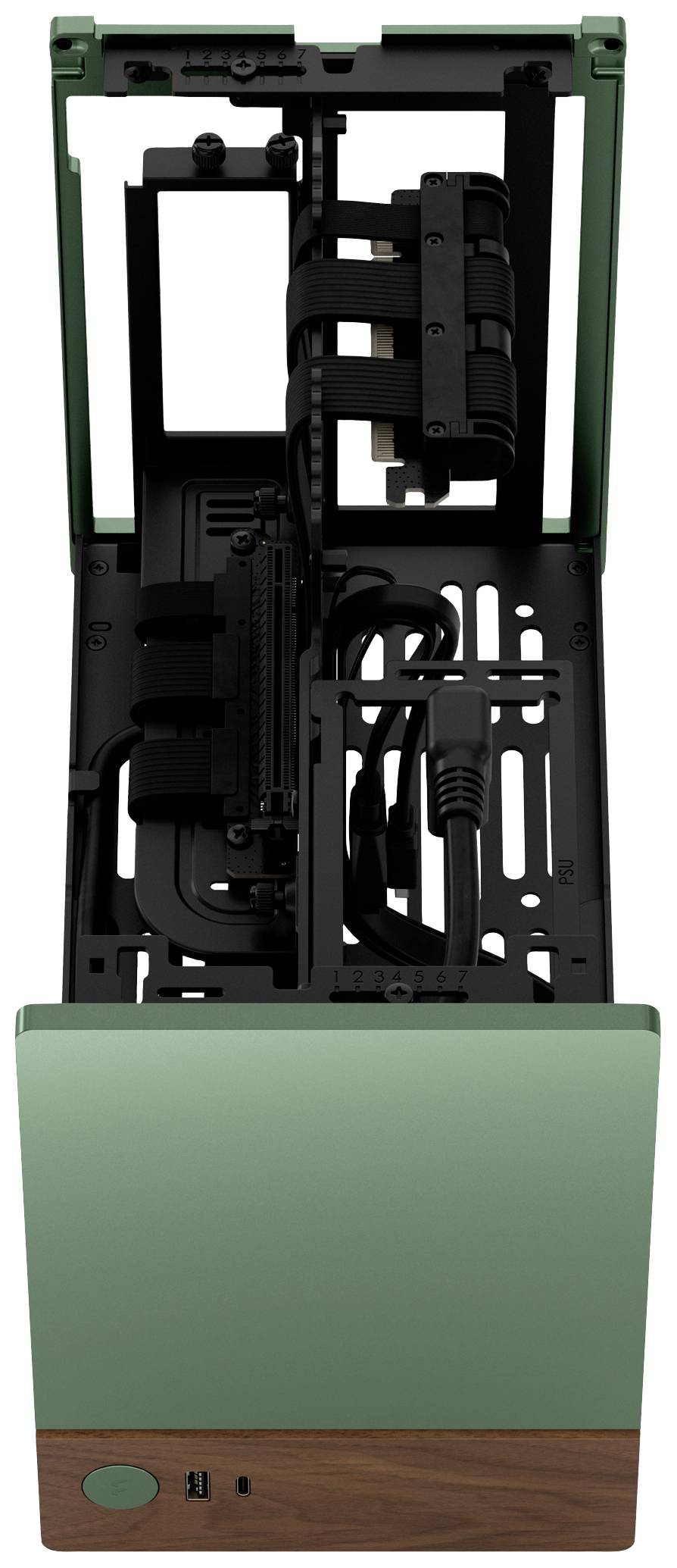 Ein offenes Computergehäuse in Grün mit sichtbaren Kabeln und Anschlüssen. Die Vorderseite zeigt einen runden Knopf und zwei USB-Anschlüsse.