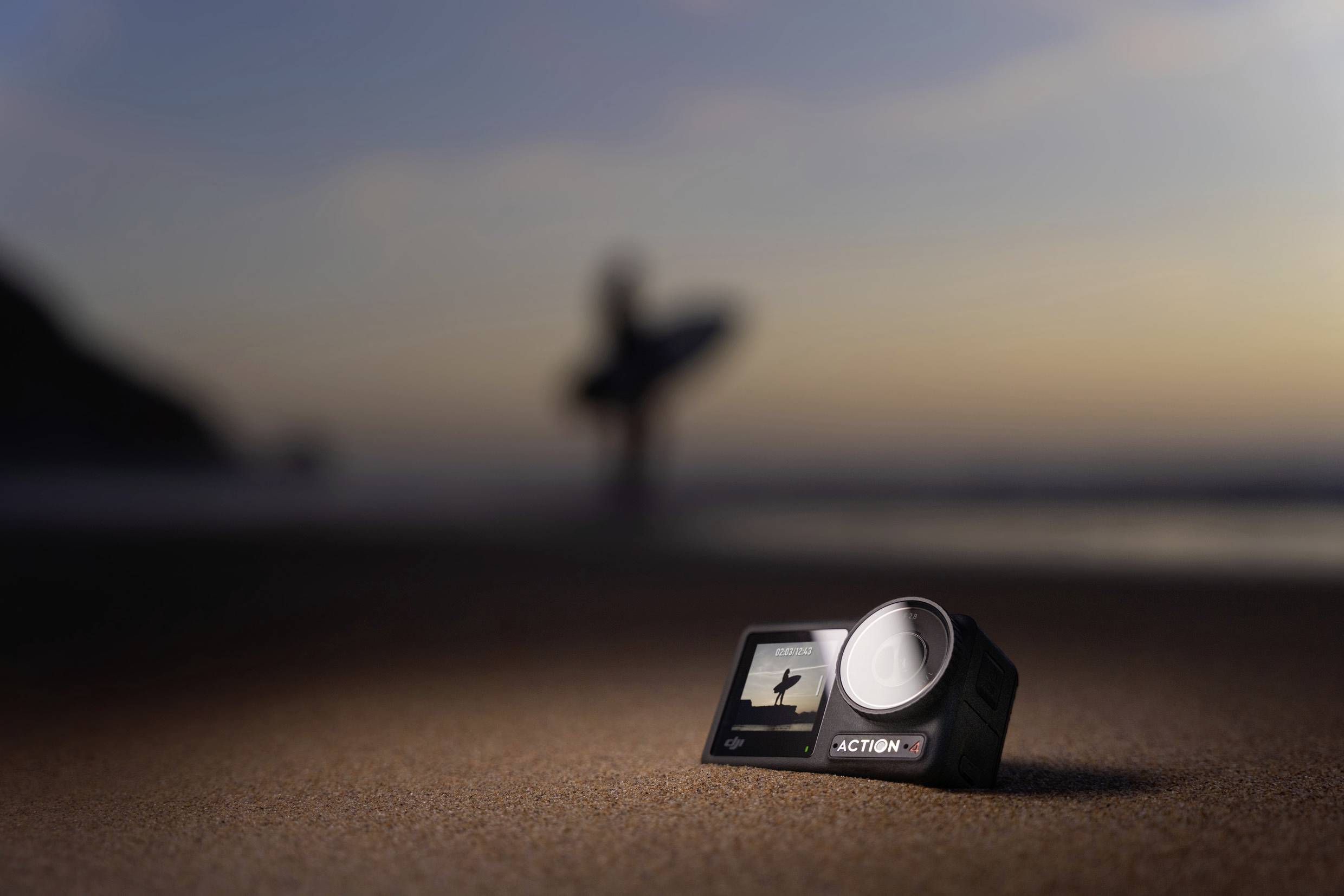 DJI Osmo Action 4 Standard Combo Action Cam 4K, Ultra HD, WLAN, Dual-Display, Wasserfest, Touch-Screen, Zeitlupe, Staubgeschützt, Frostbeständig, In