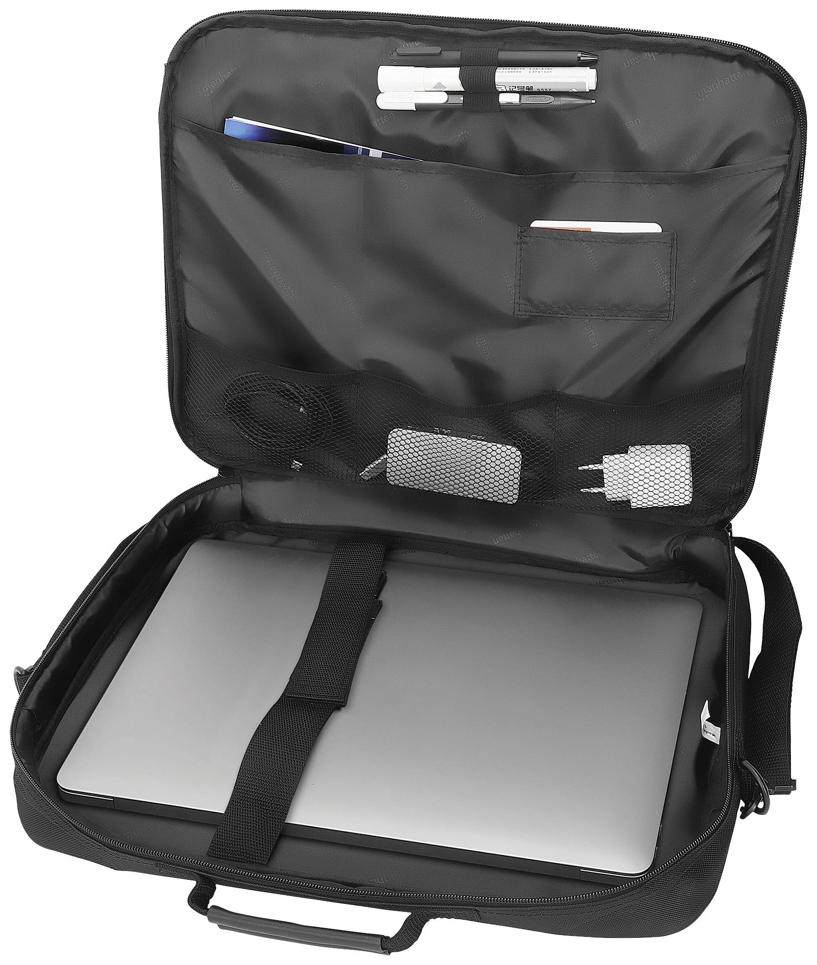 Offene schwarze Laptoptasche mit einem Laptop und Zubehör wie Kabel und Ladegerät organisiert in den Innenfächern.