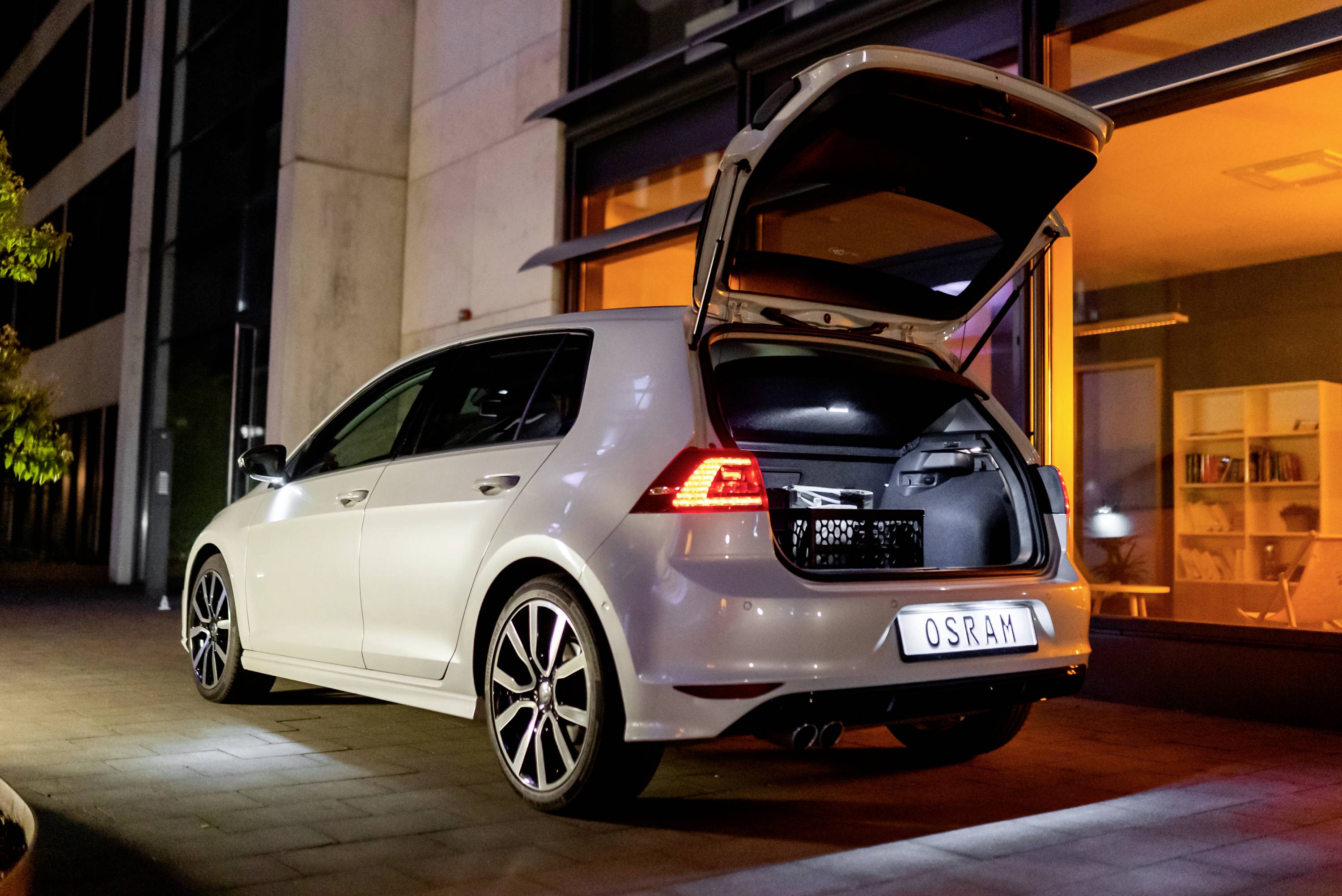 OSRAM Ambientebeleuchtung LEDINT106 LEDambient® Trunk Light LED 3.7 V (L x B x H) 63 x 17.4 x 108 m