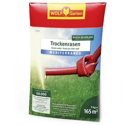 Eine rote Packung Rasenmischung der Marke 'WOLF-Garten', geeignet für trockene Flächen bis 165 m².