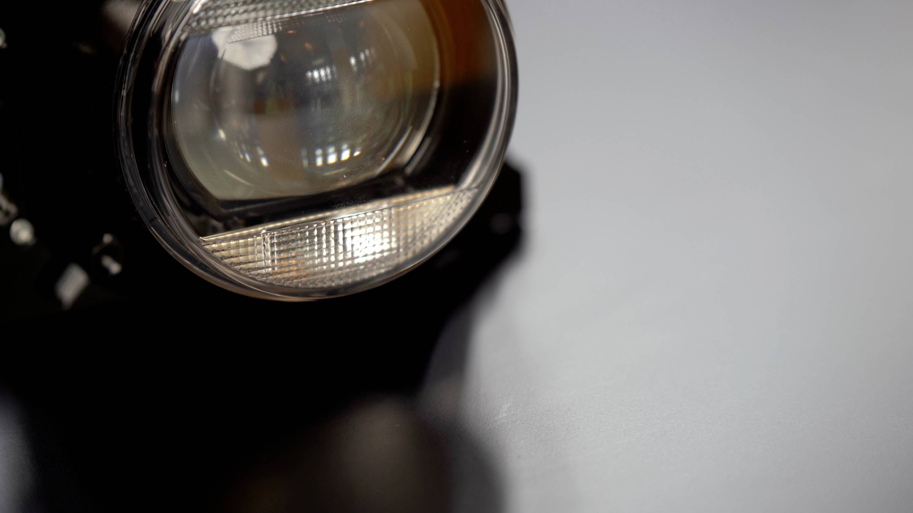 OSRAM LEDUHL103 LEDriving Universal Headlight 103 Left hand drive Fernscheinwerfer, Abblendlicht