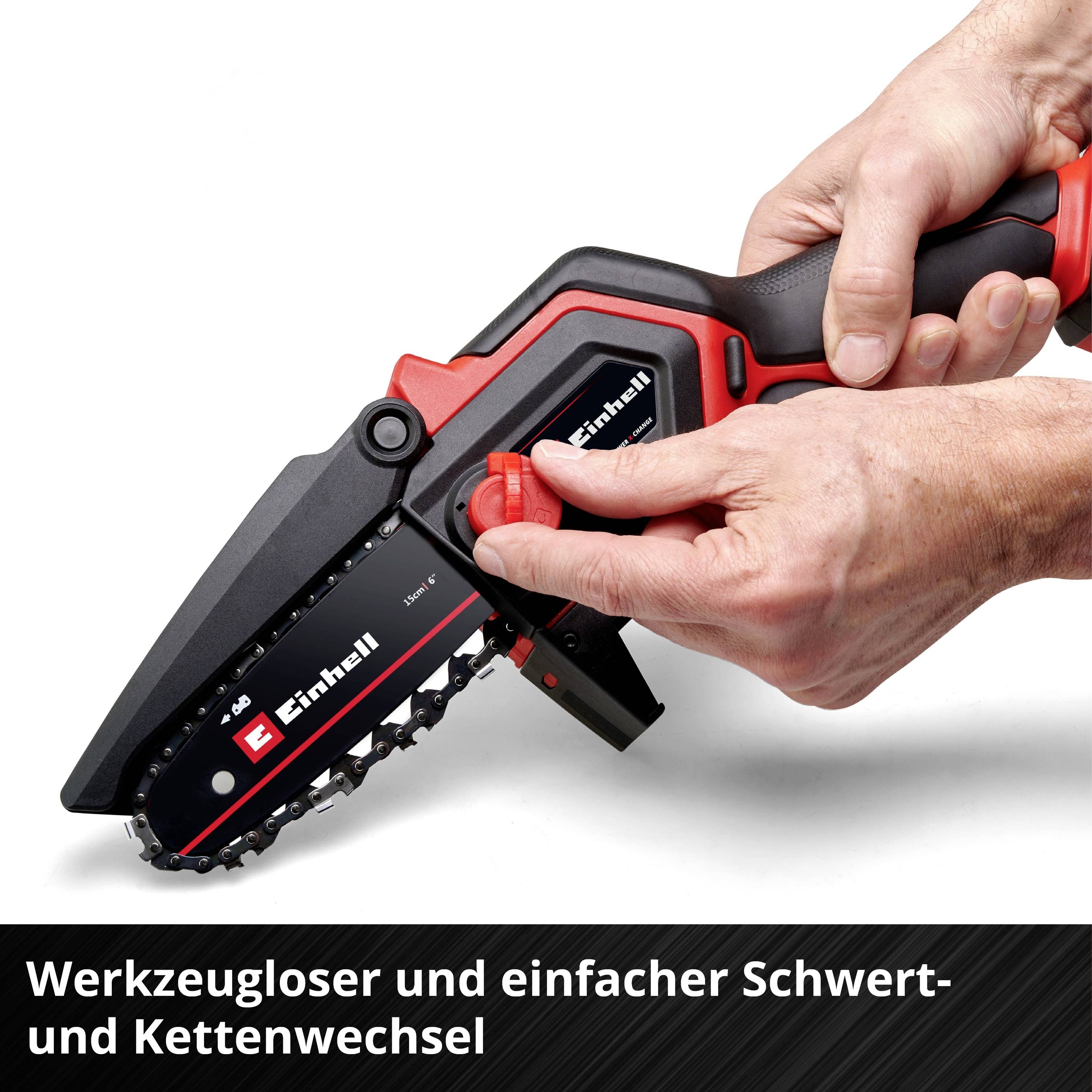 Zwei Hände halten eine kleine Akkukettensäge von Einhell. Text: 'Werkzeugloser und einfacher Schwert- und Kettenwechsel'.