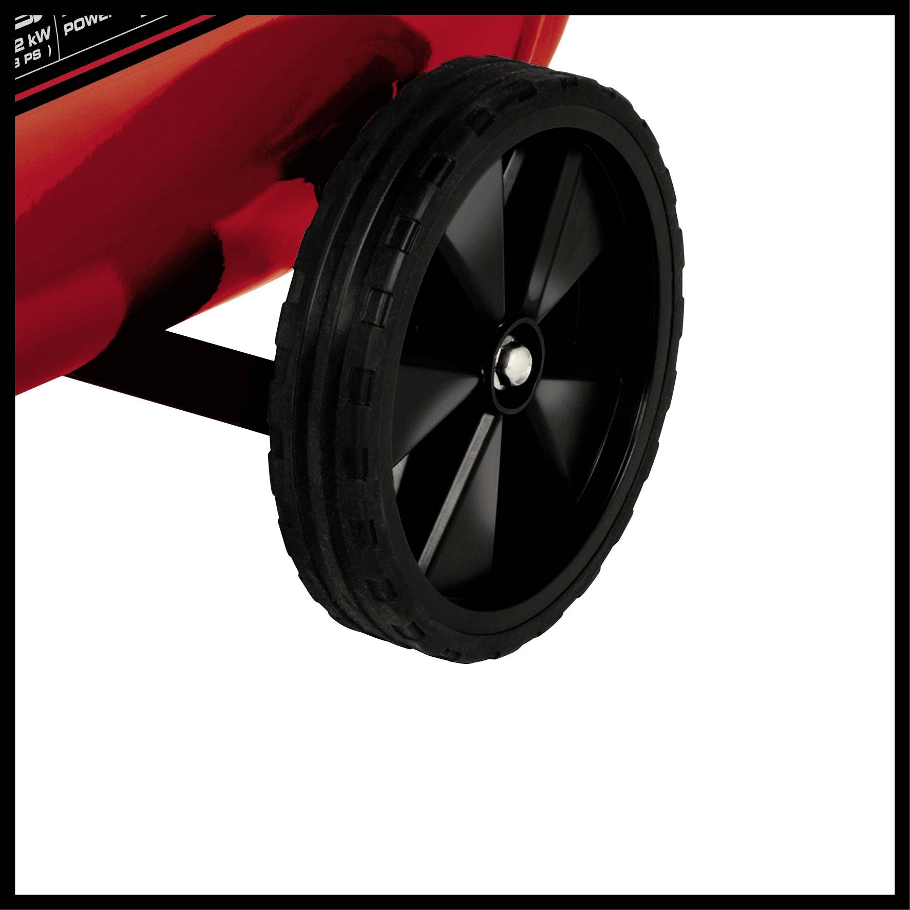 Das Bild zeigt das Rad eines roten Geräts mit schwarzem Reifen und Felge, vermutlich eines Kompressors, auf einem weißen Hintergrund.