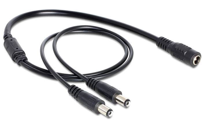 Schwarzes Y-Kabel mit einem weiblichen und zwei männlichen Steckverbindern, geeignet zum Aufteilen von Audio- oder Stromverbindungen.