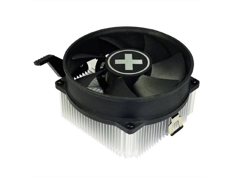 Ein schwarzer CPU-Kühler mit Lüfter und Kühlrippen aus Metall, auf einer weißen Oberfläche platziert.