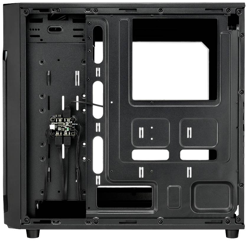 Ein leeres Computergehäuse in Schwarz mit offenem Seitenteil zeigt sichtbare Montageplätze und Kabelführungsschienen.