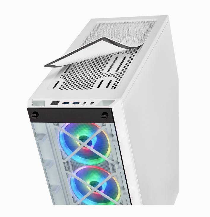 Ein weißes Computergehäuse mit sichtbaren RGB-Lüftern an der Front. Das obere Staubschutzgitter ist teilweise angehoben.