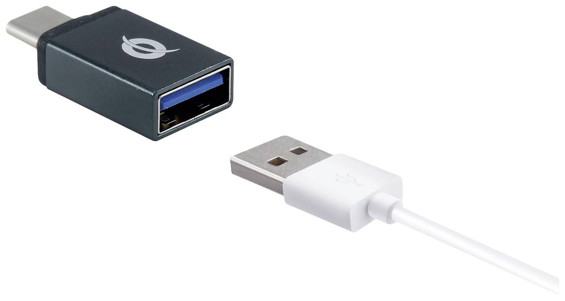 Ein USB-Kabel mit einem USB-A-Stecker ist über einen Adapter mit einem USB-C-Anschluss verbunden.