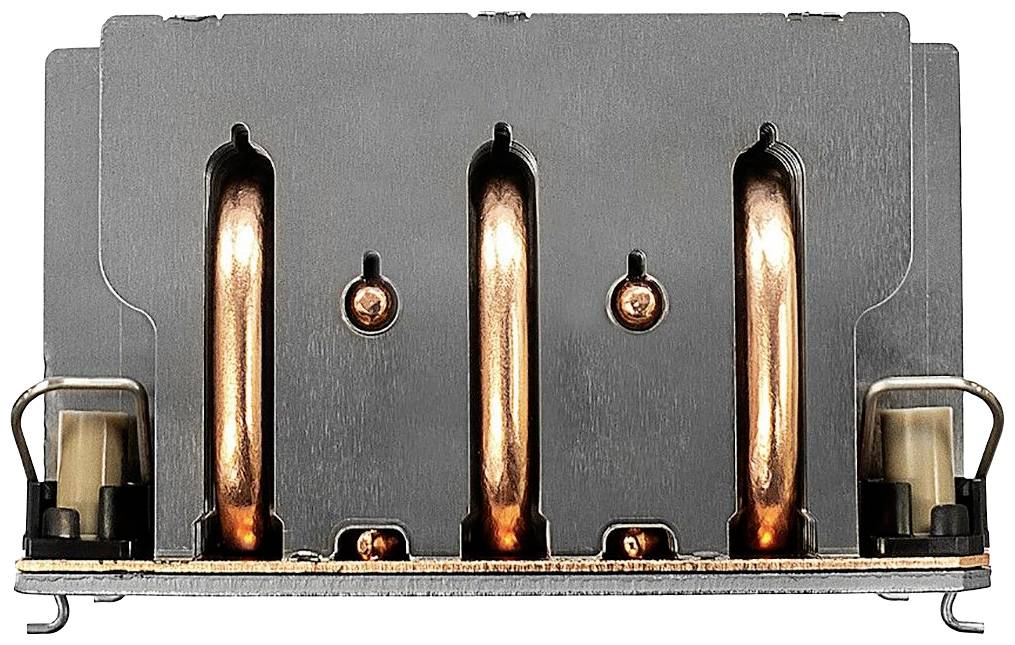 Ein Kühler mit drei kupfernen Heatpipes und Metalllamellen zur Wärmeableitung, üblicherweise zur Kühlung von elektronischen Komponenten.