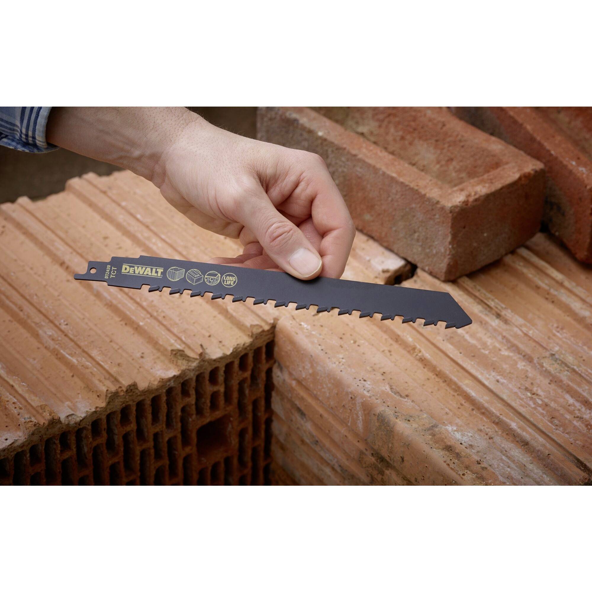 DEWALT DT2420-QZ Saebelsaegeblatt Carbide 240mm 2TPI 1 St.