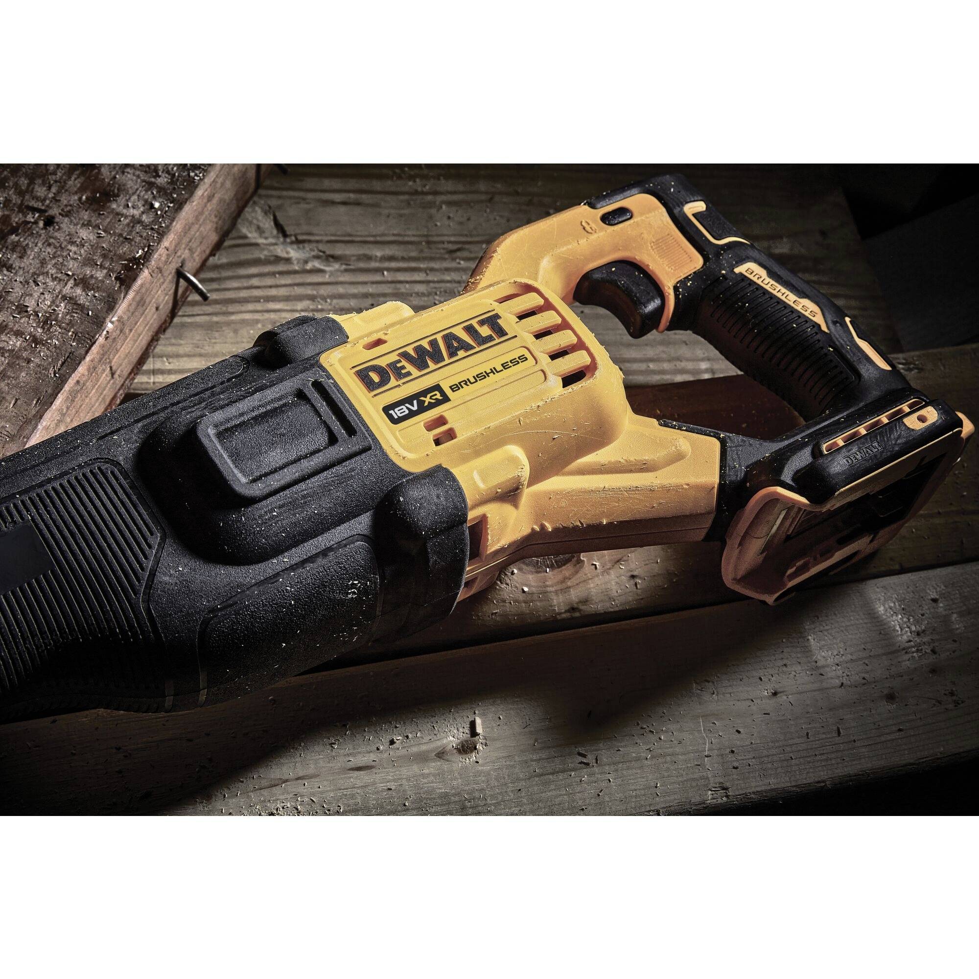 DEWALT Akku-Säbelsäge DCS386NT-XJ