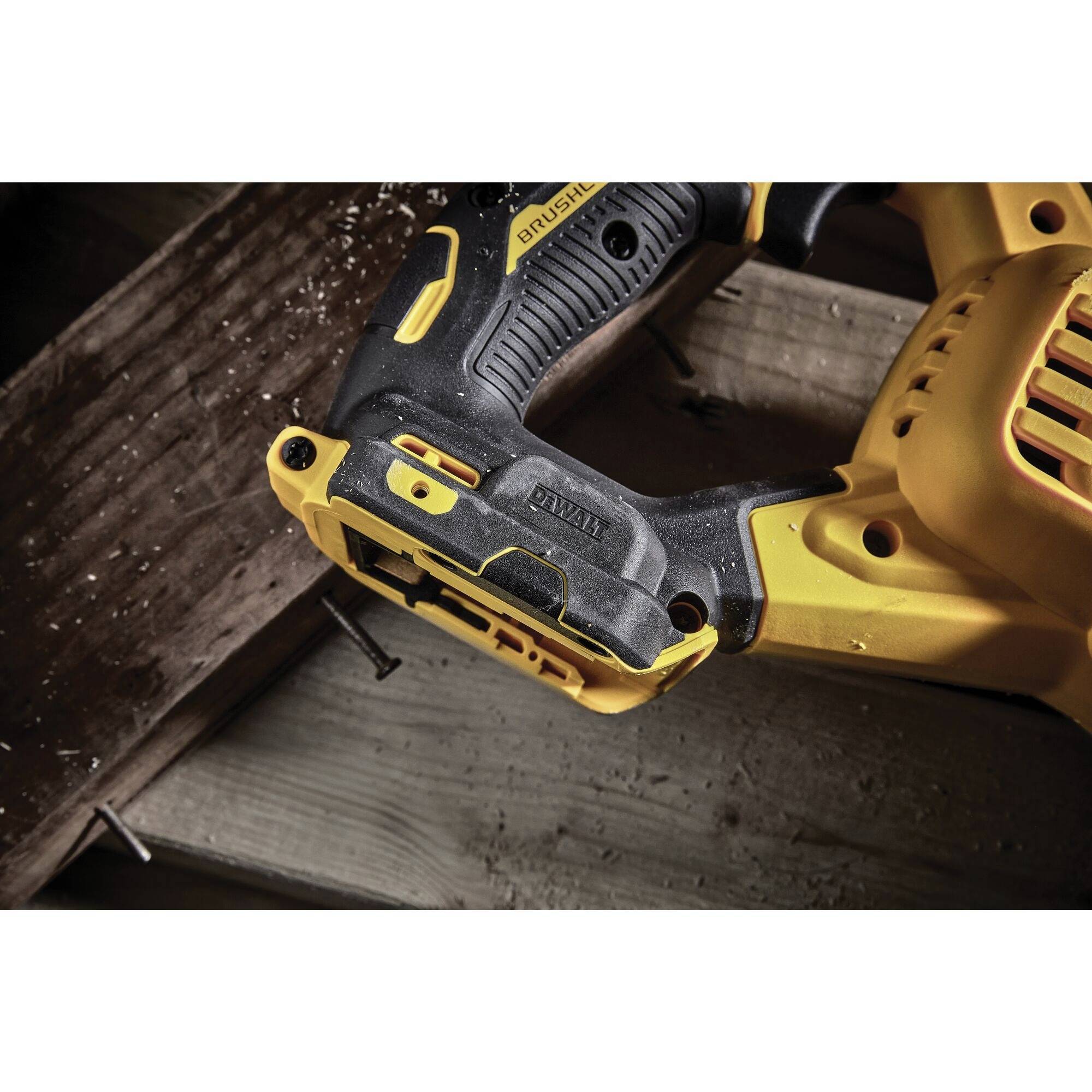 DEWALT Akku-Säbelsäge DCS386NT-XJ