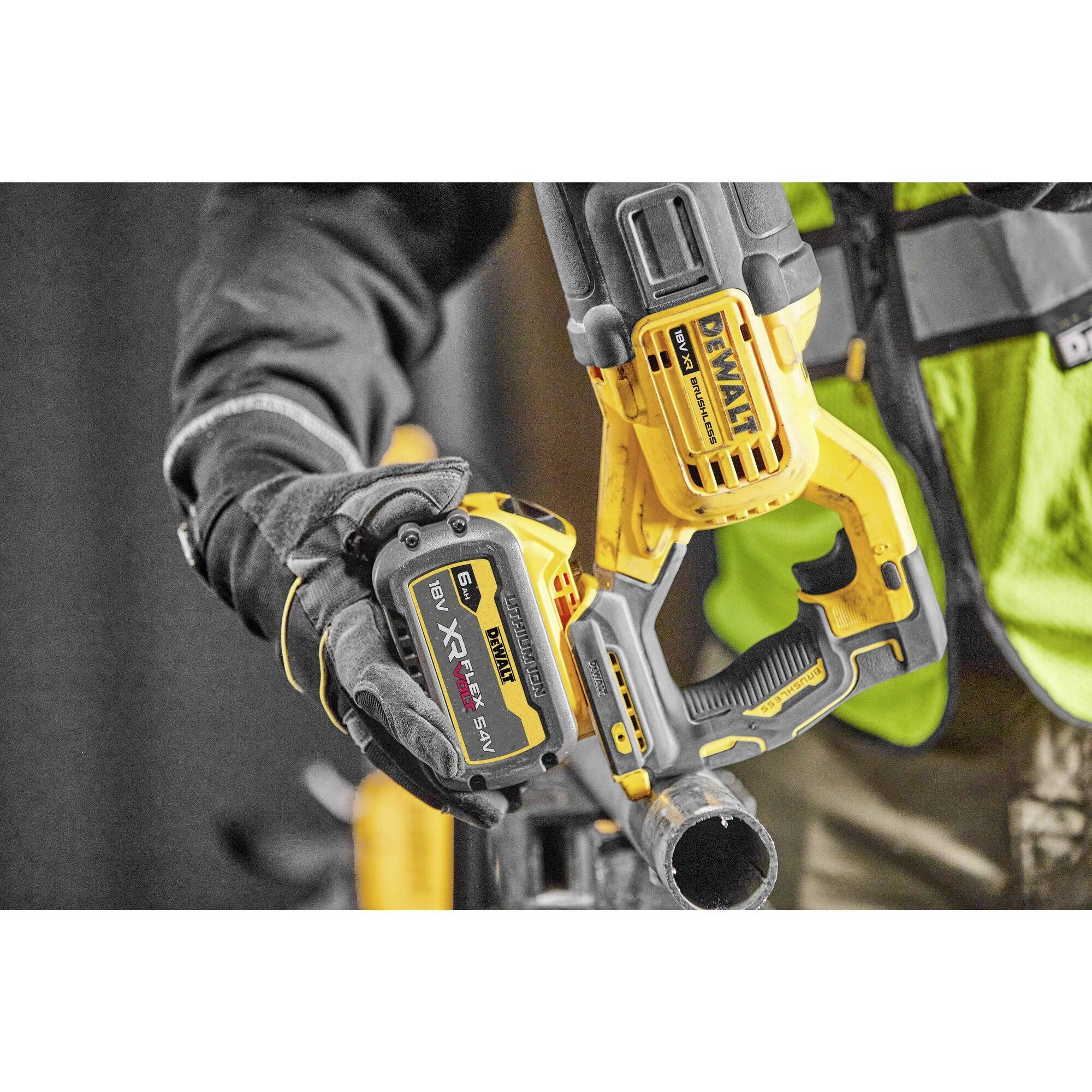 DEWALT Akku-Säbelsäge DCS386NT-XJ