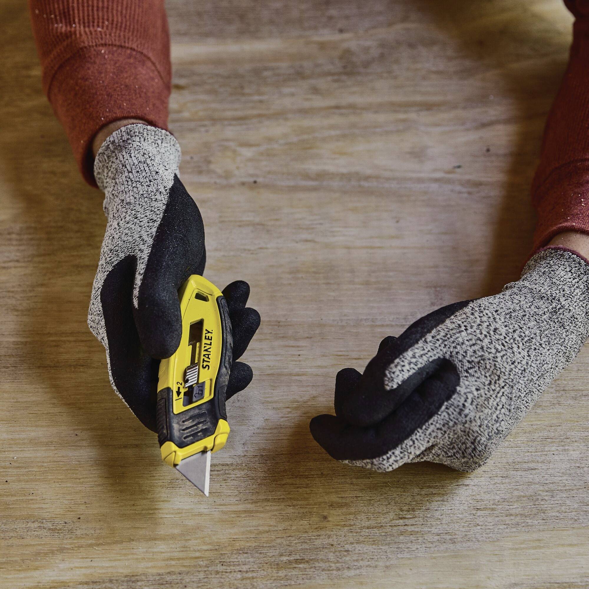 STANLEY STHT10432-0 Praezisionsmesser mit einziehb. Klinge 1 St.