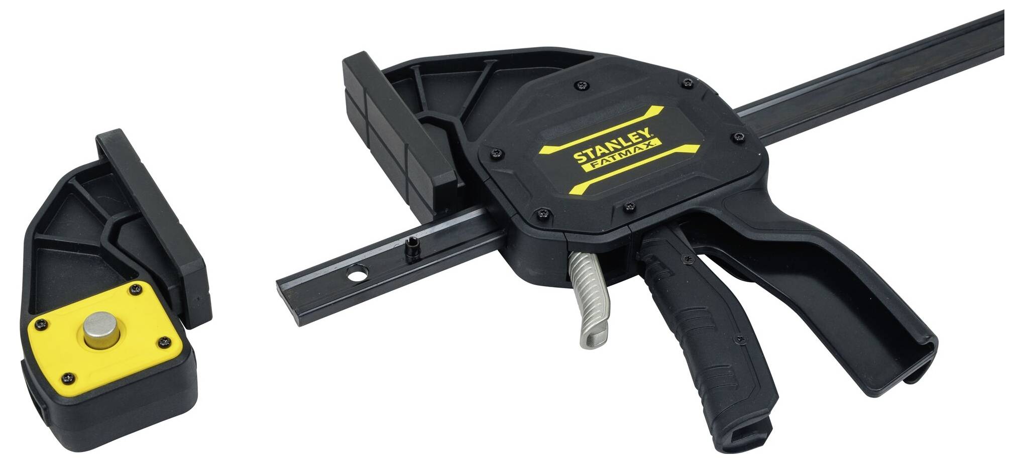 Eine schwarze Stanley Spannzwinge mit gelbem Logo, bestehend aus einer langen Schiene und zwei Griffen, liegt auf weißem Hintergrund.