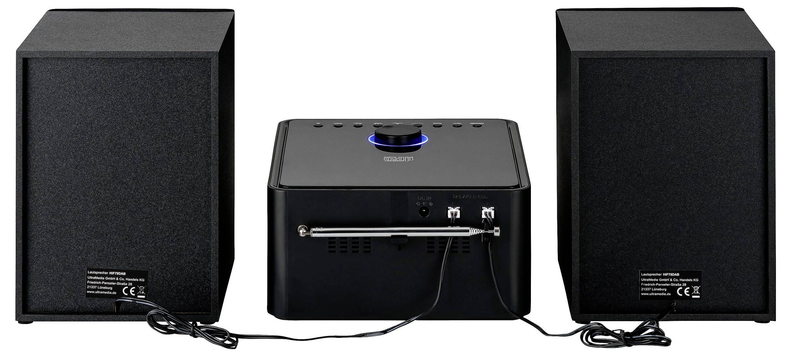 Schwarzes Audiolautsprechersystem mit einer kleinen zentralen Steuereinheit, flankiert von zwei verkabelten Lautsprechern auf weißem Hintergrund.