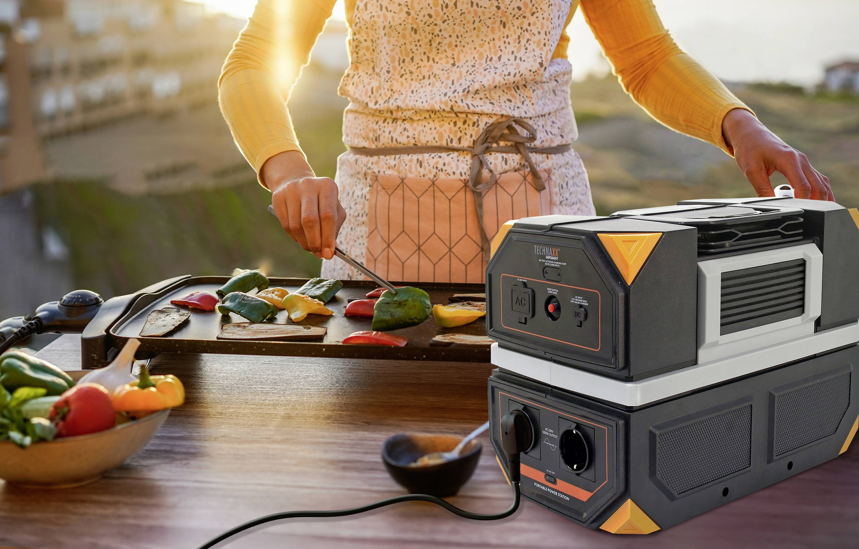 Technaxx TX-231 Powerstation 36.4Ah Li-Ion USB-A, USB-C®, Zigarettenanzünder-Buchse Schwarz/Orange Statusanzeige, gleichzeitiges