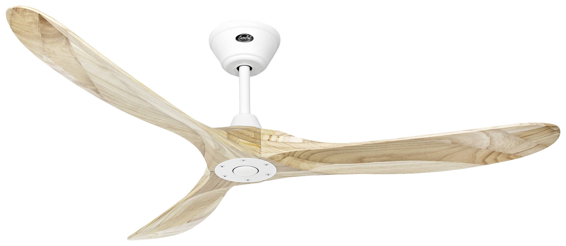 Deckenventilator mit drei hölzernen Flügeln und weißem Gehäuse, montiert an einer weißen Decke. Modernes Design und natürliche Materialien.