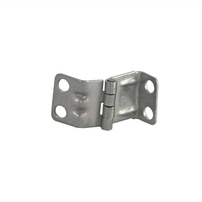 Metallscharnier mit zwei Flügeln und vier sichtbaren Befestigungslöchern, in geöffneter Position dargestellt.