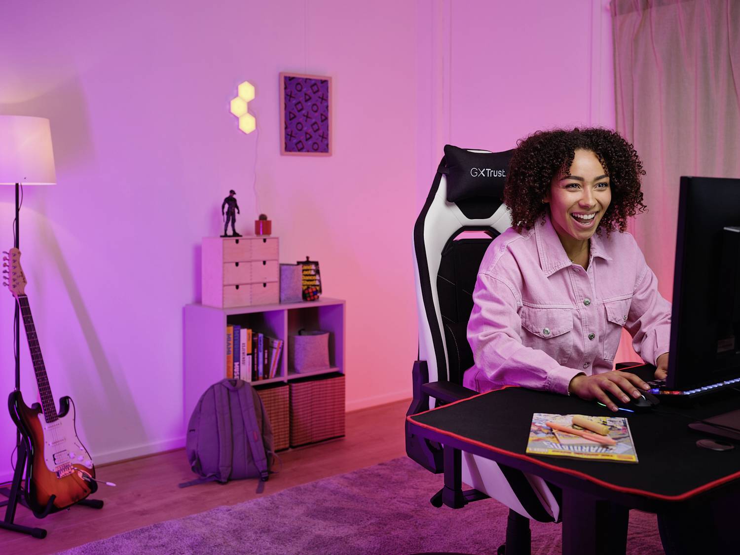 Trust GXT714 RUYA Gaming-Stuhl Schwarz/Weiß