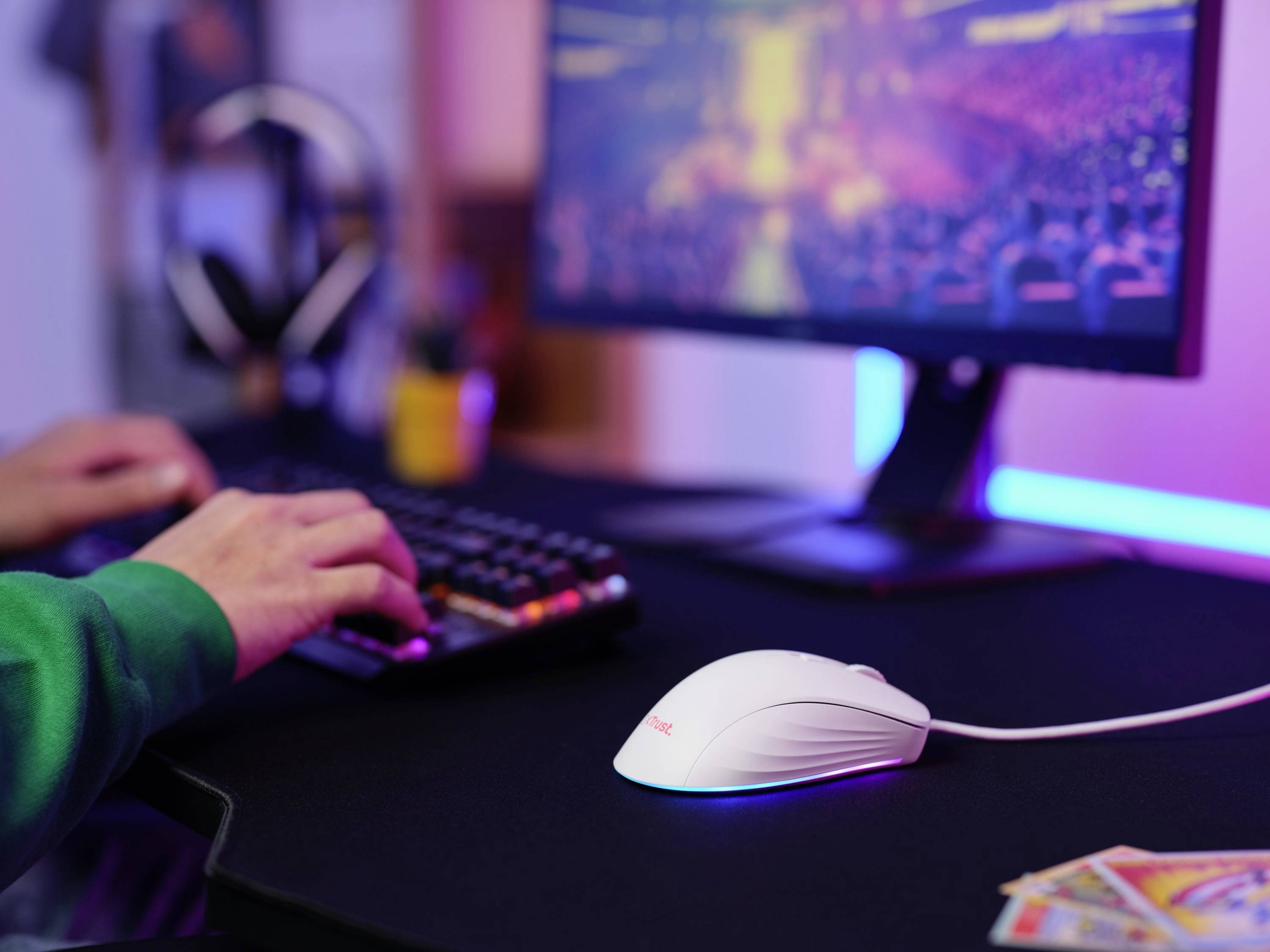 Trust GXT924W YBAR+ Gaming-Maus Kabelgebunden Optisch Weiß 6 Tasten 25600 dpi Beleuchtet