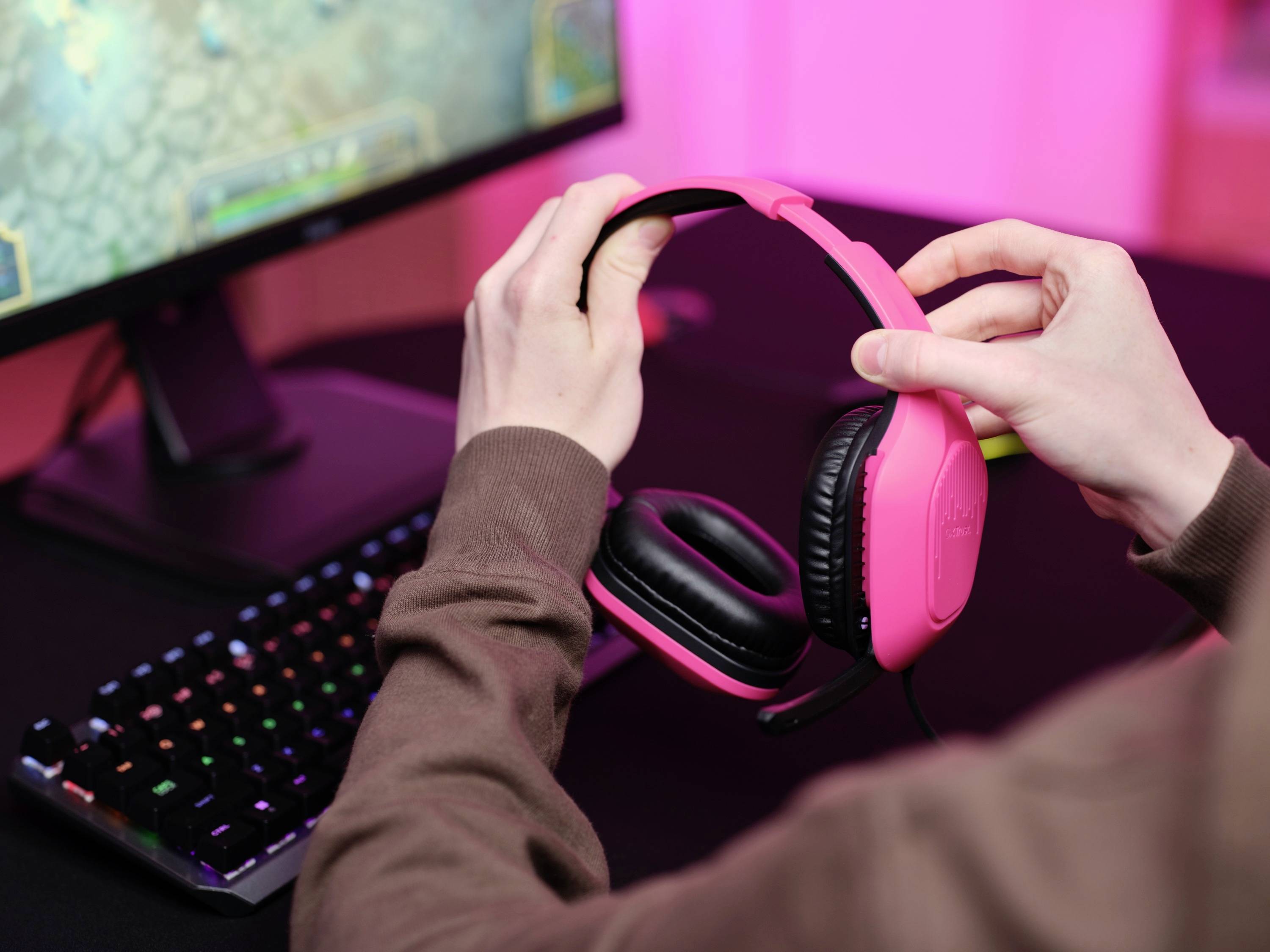 Trust GXT415P ZIROX Over Ear Headset kabelgebunden Stereo Pink Gaming