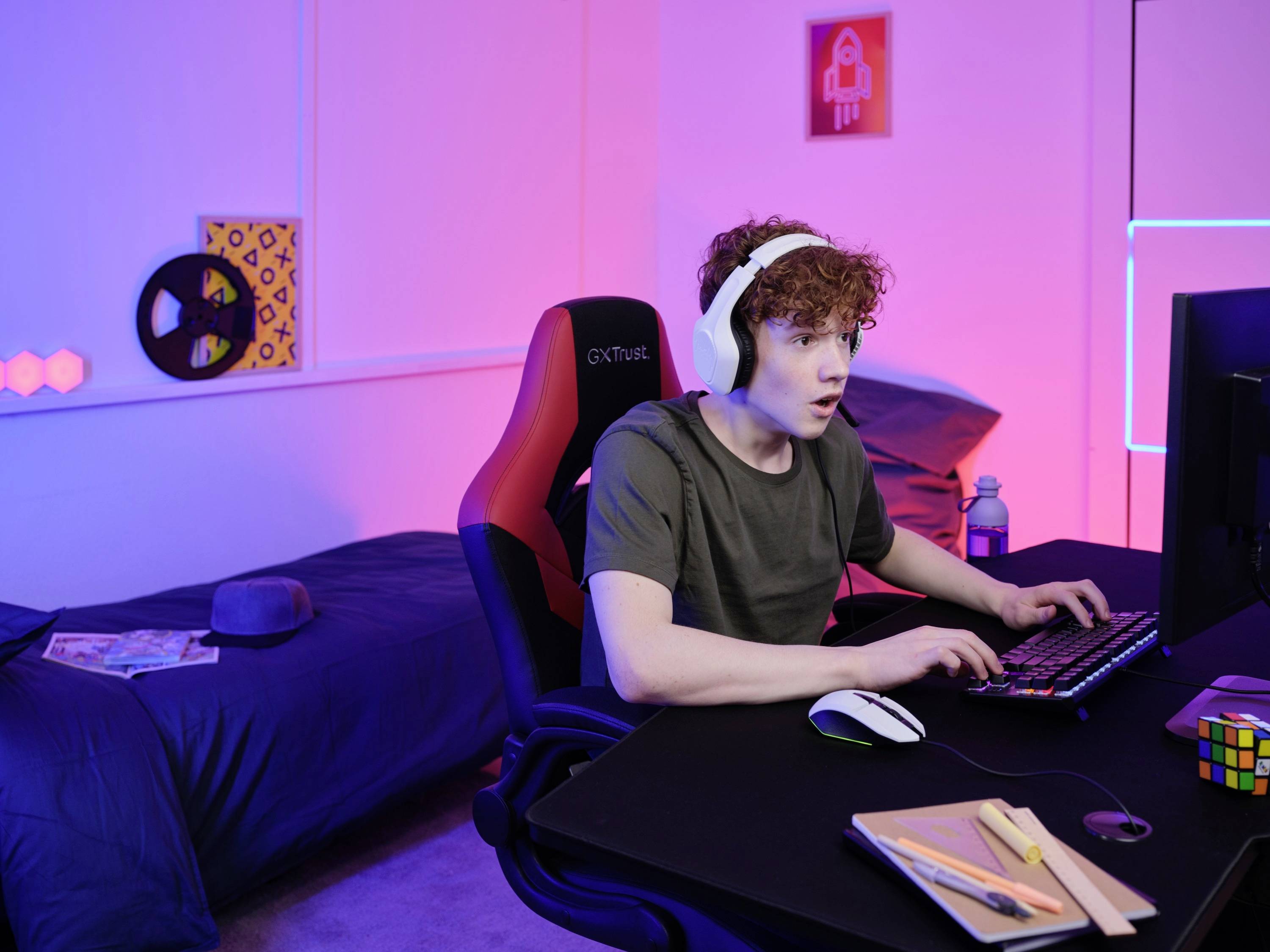 Trust GXT415W ZIROX Over Ear Headset kabelgebunden Stereo Weiß Gaming